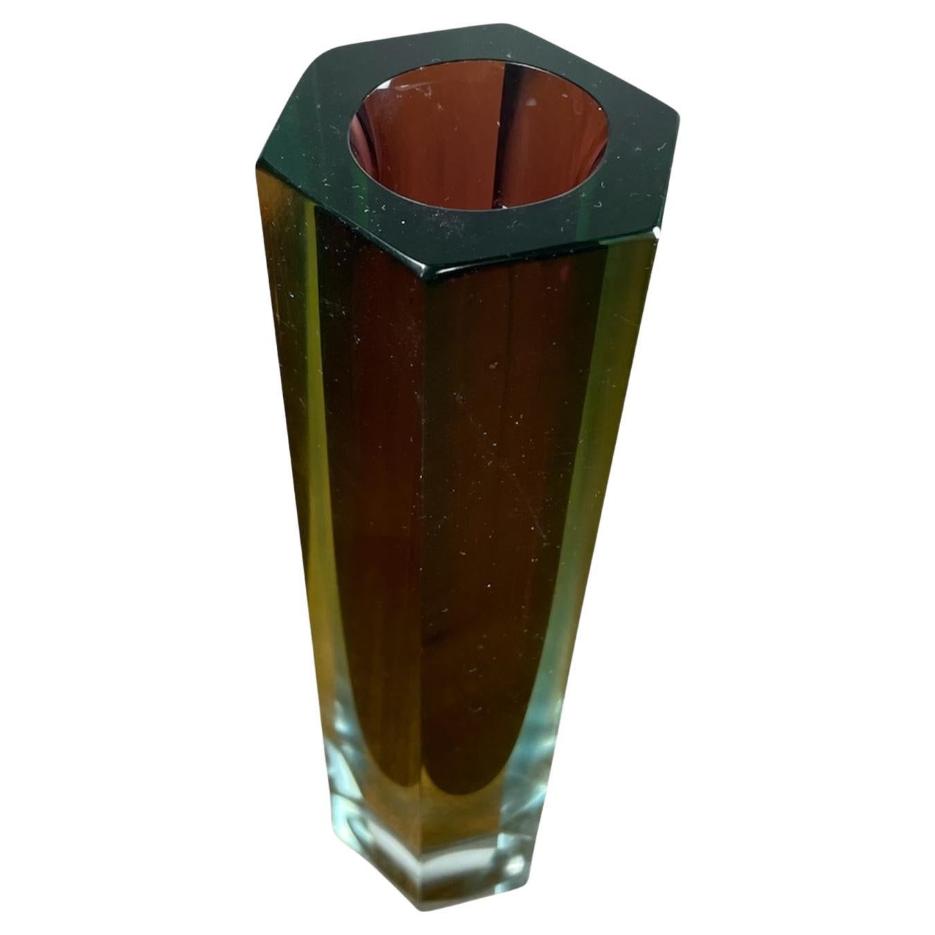 Mid-Century moderno Vaso Sommerso in vetro di Murano sfaccettato di colore viola rossiccio in vendita