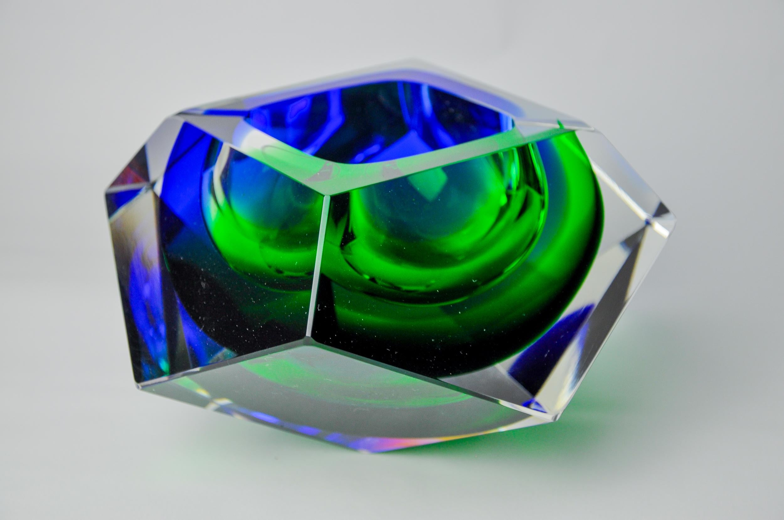 Hollywood Regency Sommerso XL ashtray by Flavio Poli for Seguso, green and blue Murano glass Italy