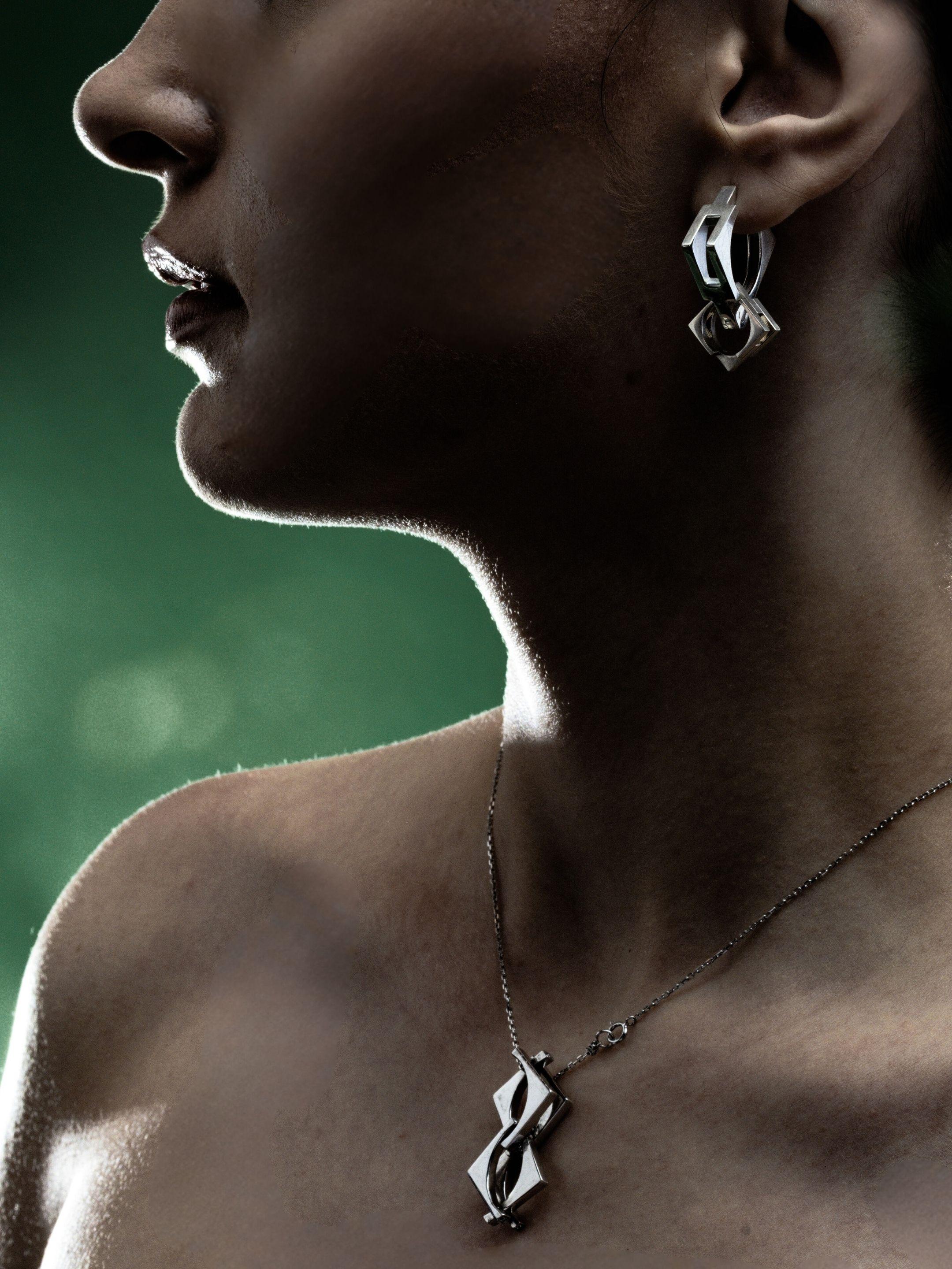 Orecchino modulare in argento Somsara In condizioni Nuovo in vendita a New York, NY