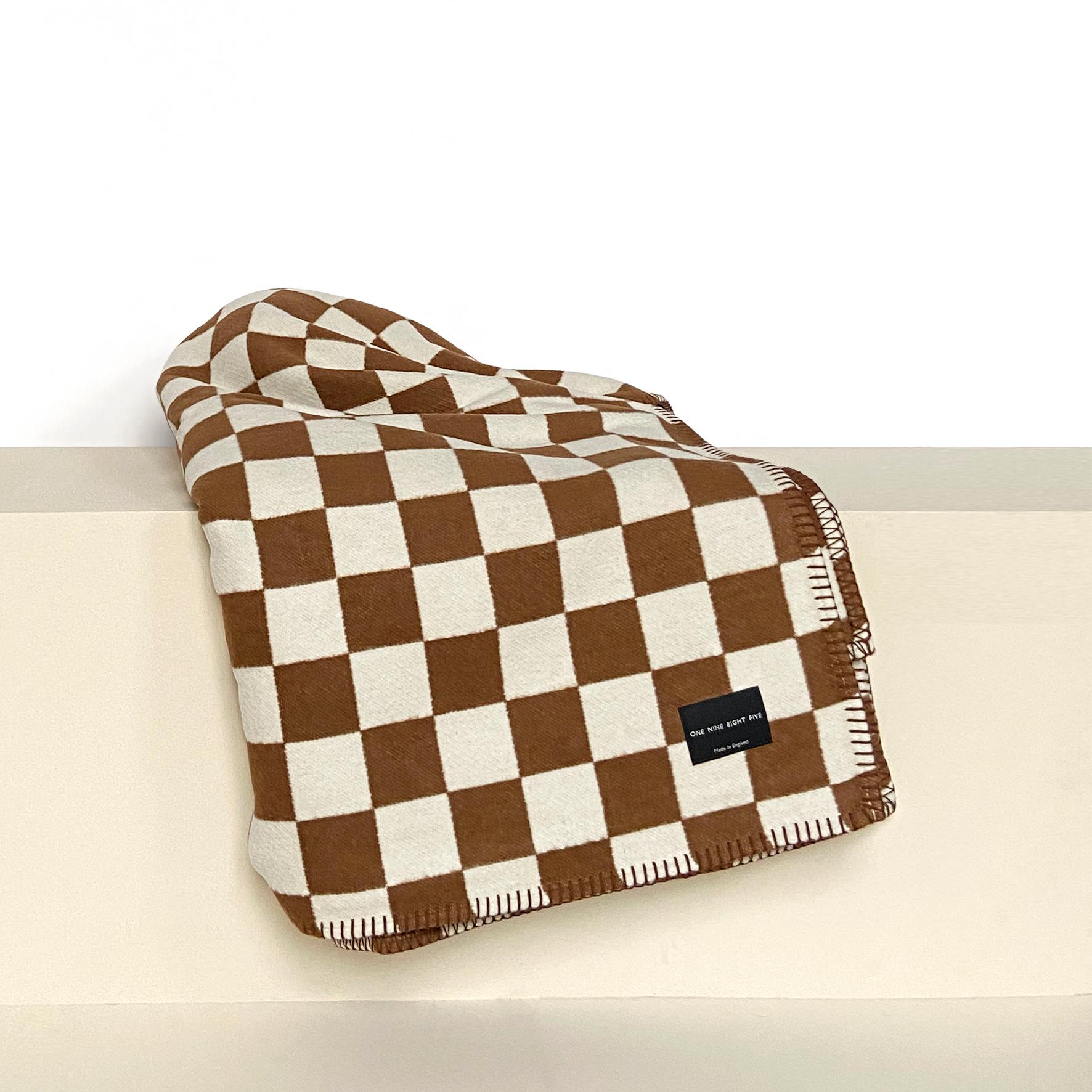 Sona Checkerboard Brown Recycled Cotton Throw In New Condition For Sale In London, GB