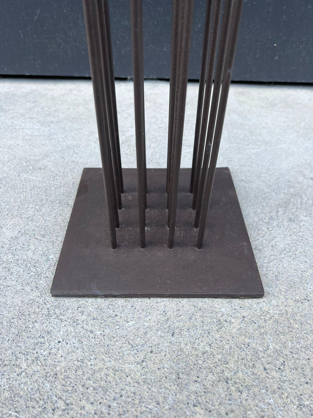 Sonambient Katzenschwanz-Skulptur in der Art von Harry Bertoia (Ende des 20. Jahrhunderts) im Angebot