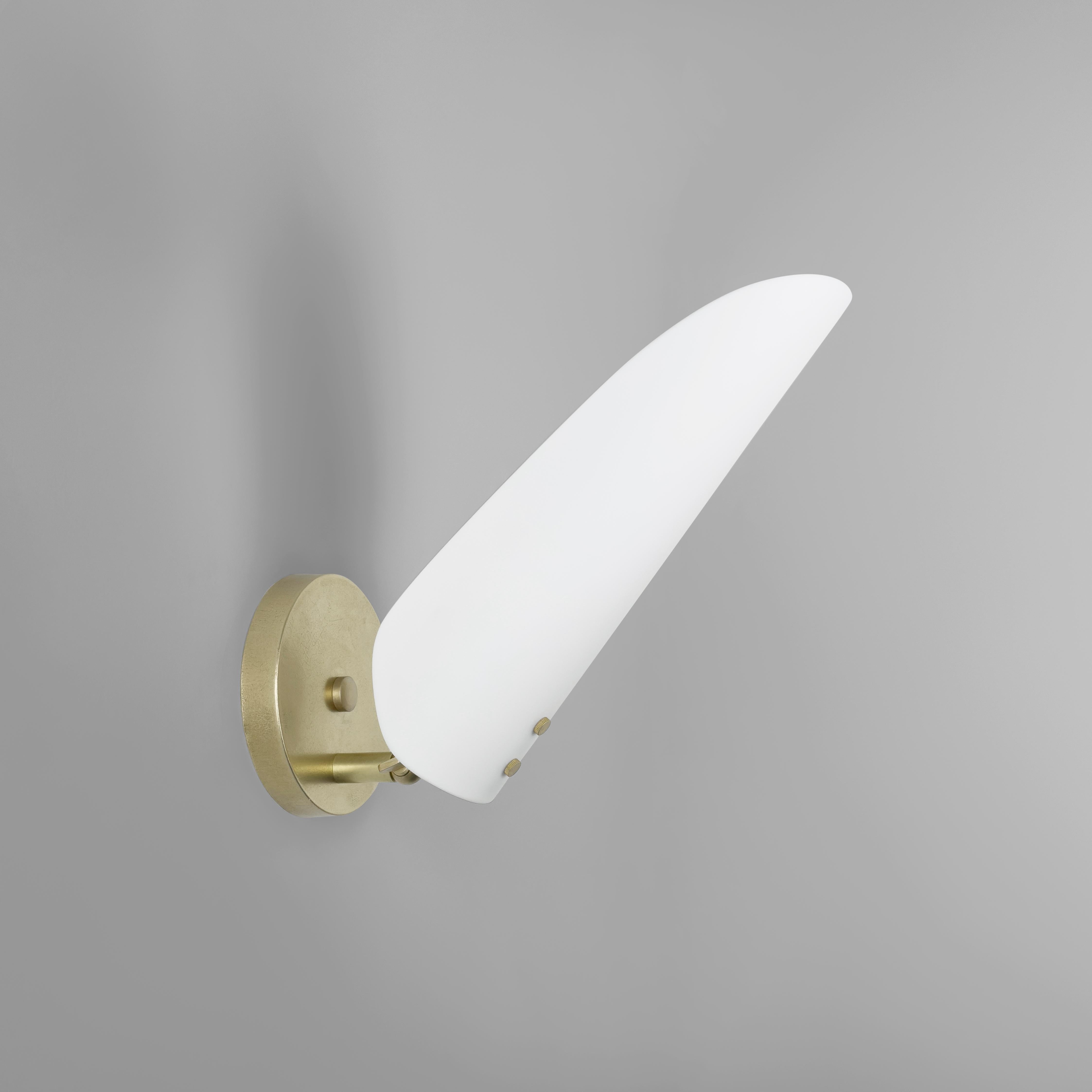 Lámpara Sonata - Aplique Moderno Ajustable de Latón Encerado, Cristal Grabado en venta 2