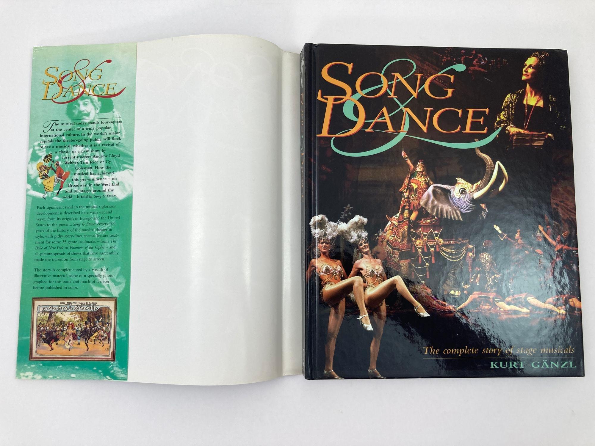 Song & Dance The Complete Story of Stage Musicals Kurt Ganzl livre à couverture rigide Bon état - En vente à North Hollywood, CA