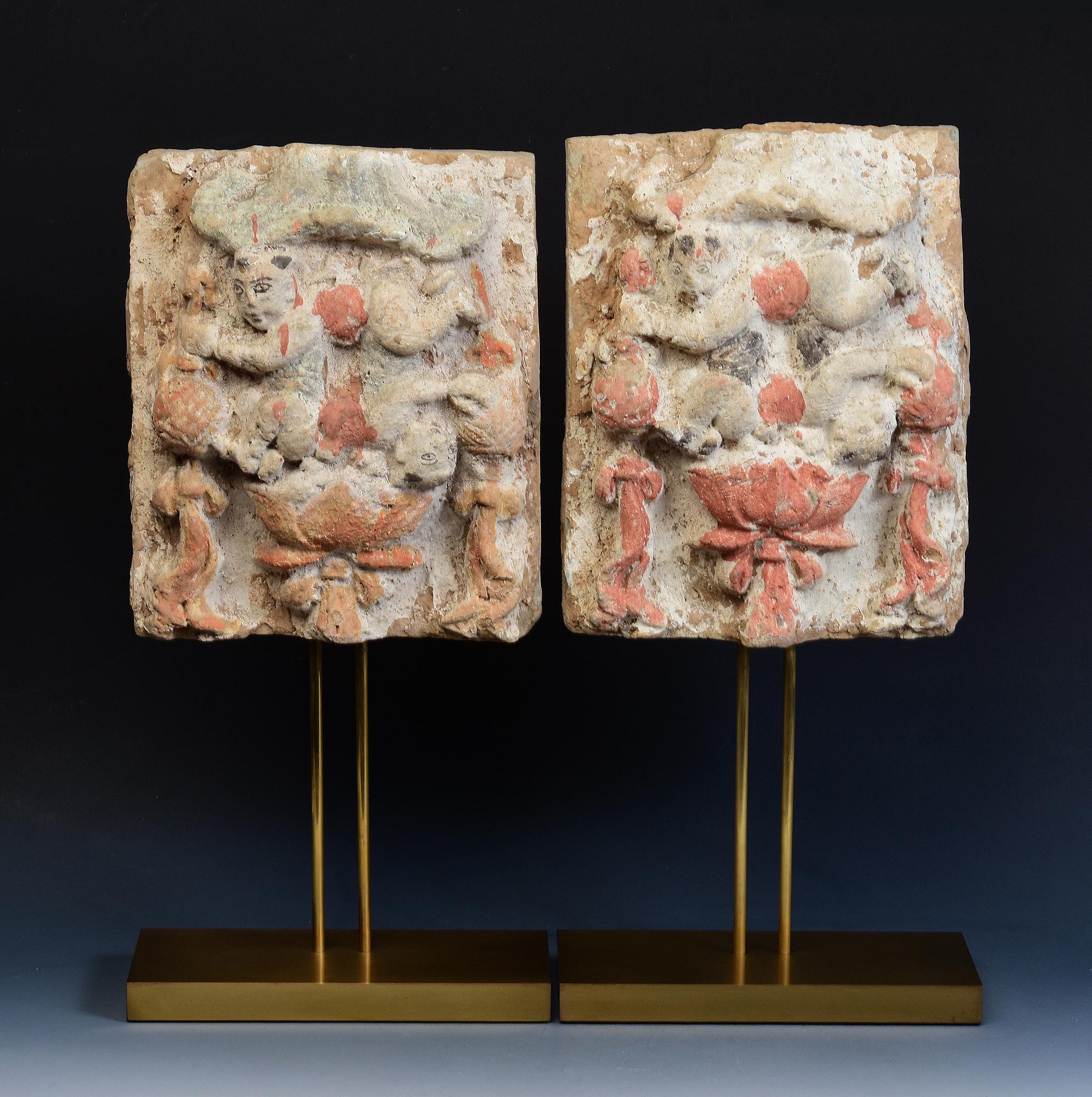 Song Dynasty, A Pair of Antique Chinese Painted Pottery Panel with Figures For Sale 11