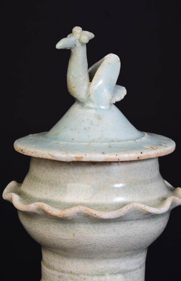 Song Dynasty, Ein Paar antiker chinesischer Porzellanvasen mit Drachen und Göttern im Angebot 6