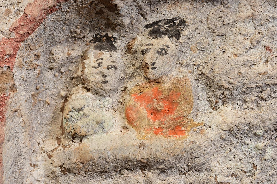 Song Dynasty, a Pair of Antique Chinese Pottery Brick Tile with Figures In Good Condition For Sale In Sampantawong, TH