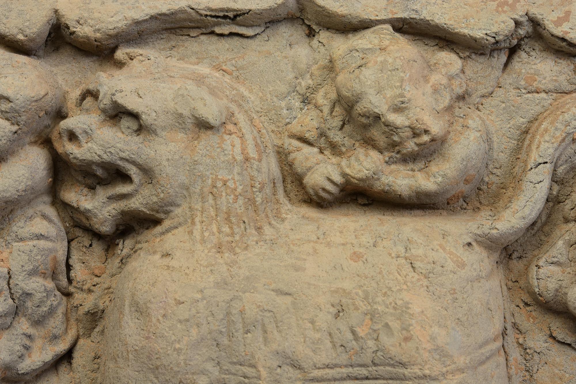 Song Dynasty, A Pair of Antique Chinese Pottery Brick Tile with Lion and Figures In Good Condition For Sale In Sampantawong, TH