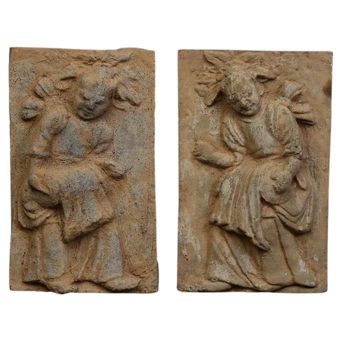Paire de carreaux de briques anciens en poterie chinoise avec musicien de la dynastie Song