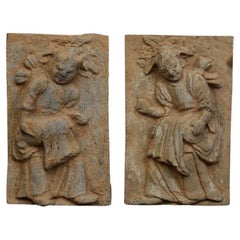 Paire de carreaux de briques anciens en poterie chinoise avec musicien de la dynastie Song