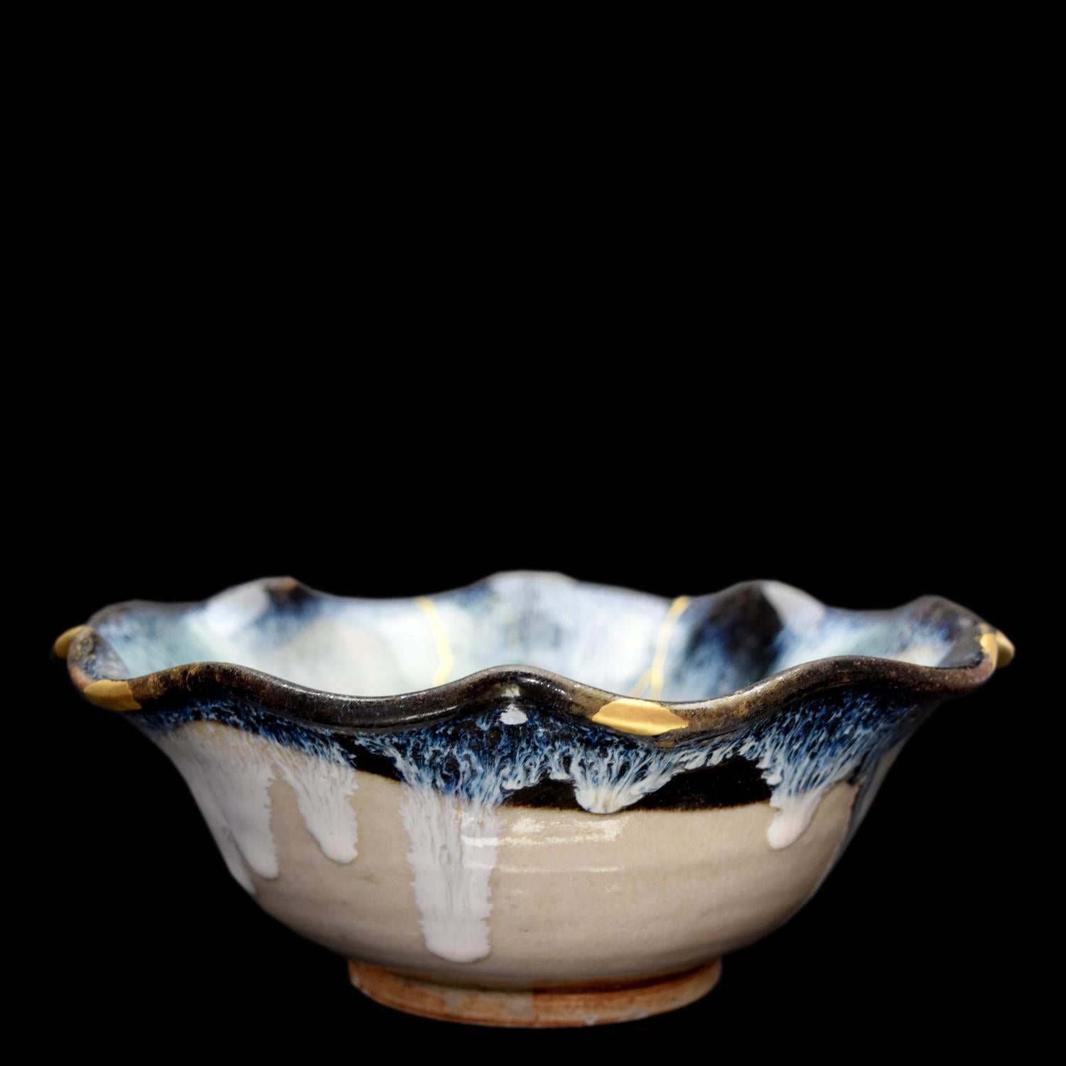 Song period, corolla-shaped cup blue with kintsugi For Sale 3