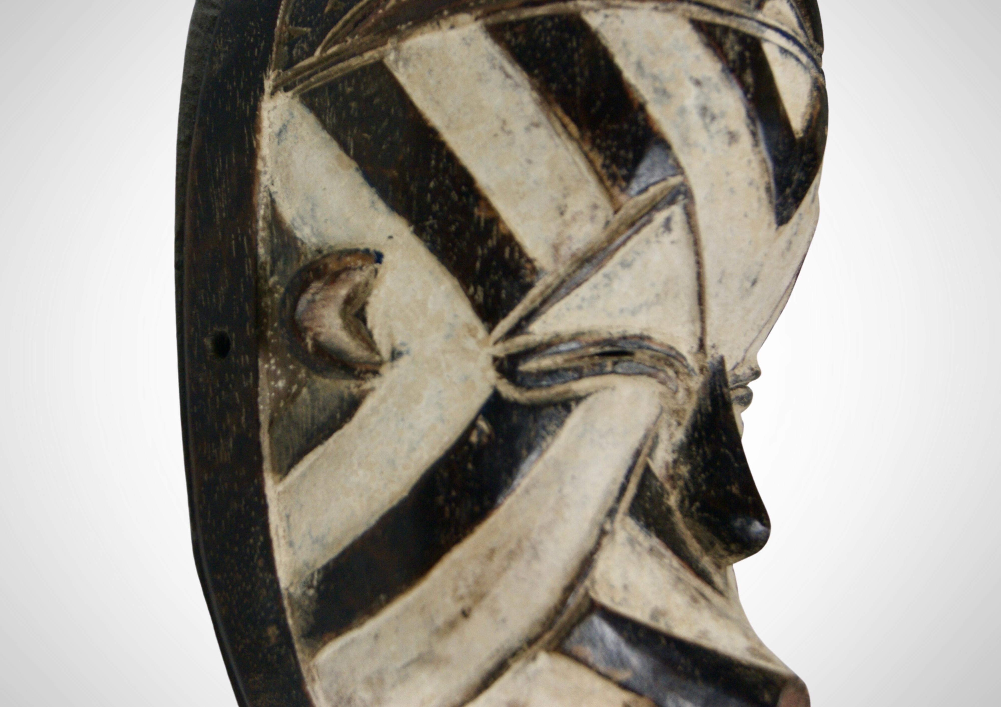 Songye Basangwe Maske DRC Wand Hängemaske Circa 1950er Jahre im Angebot 6