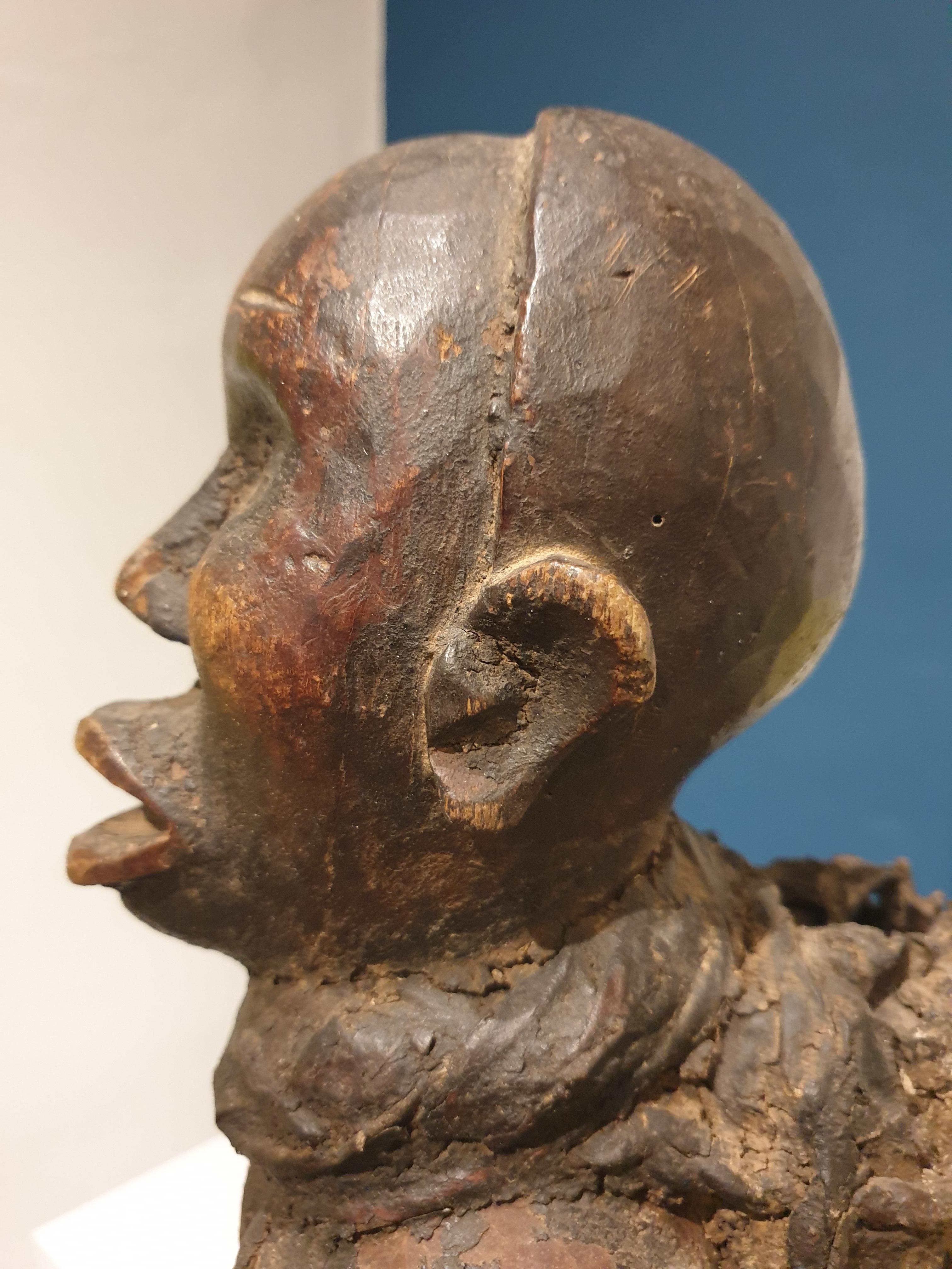 Statue Songye, Kniende männliche Figur, Demokratische Republik Kongo im Angebot 15
