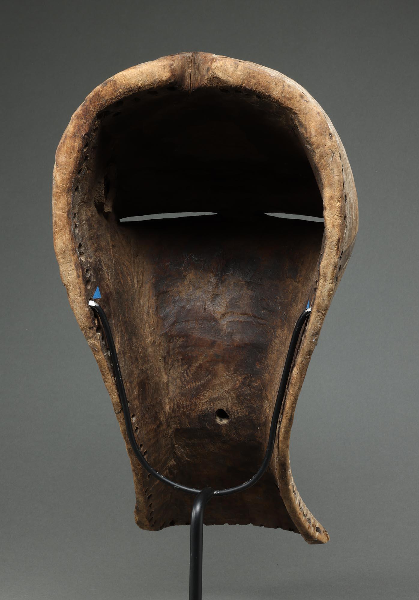 Songye Weiblich Große Wood Kifwebe Maske mit Weiß, Schwarz, Herkunft, DRC Afrika im Angebot 1