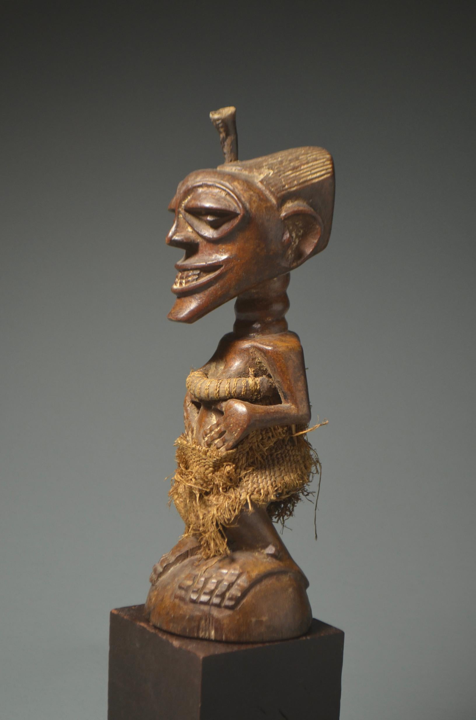 Congolese Songye power figure Nkisi For Sale