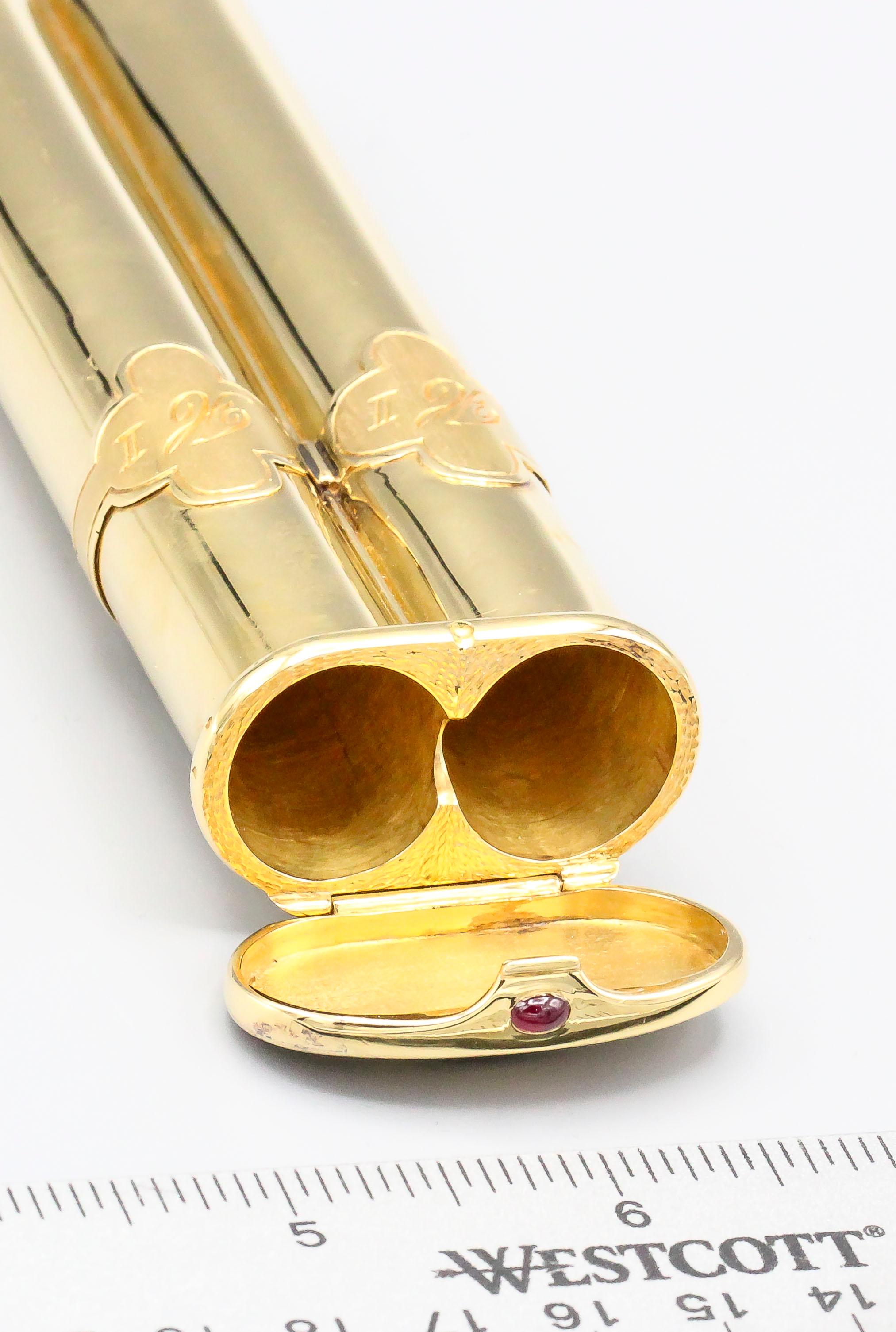 Zigarrenkistenschachtel aus 18 Karat Gelbgold mit Rubin von Sonia A. (Cabochon) im Angebot