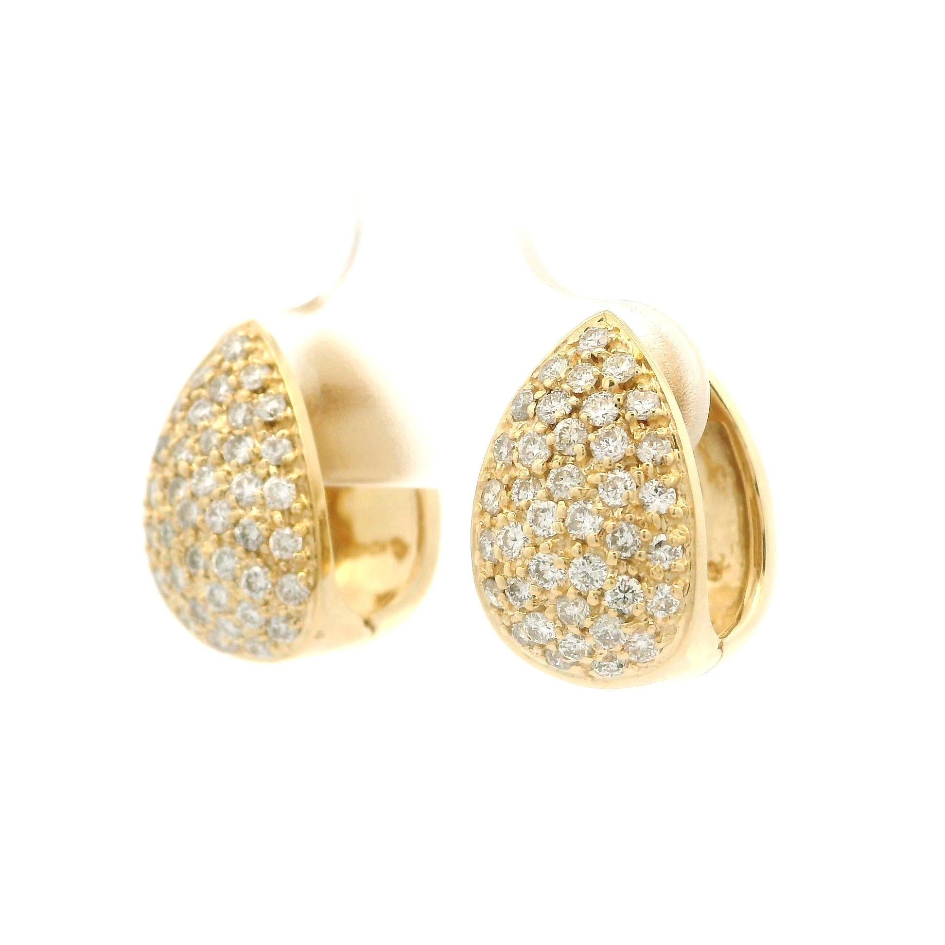 Taglio brillante Sonia B. Orecchini a goccia in oro giallo 14k con pave di diamanti da 0,75 ct. in vendita