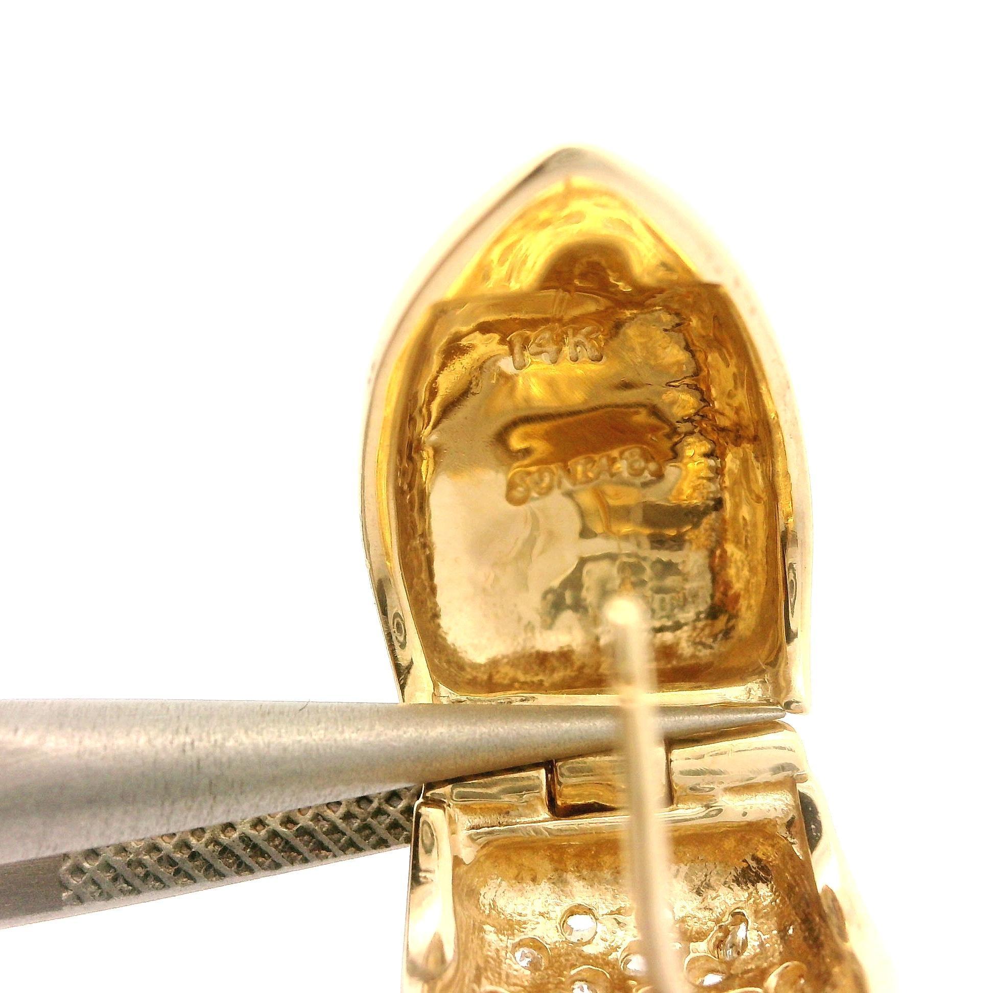 Sonia B. Orecchini a goccia in oro giallo 14k con pave di diamanti da 0,75 ct. in vendita 1