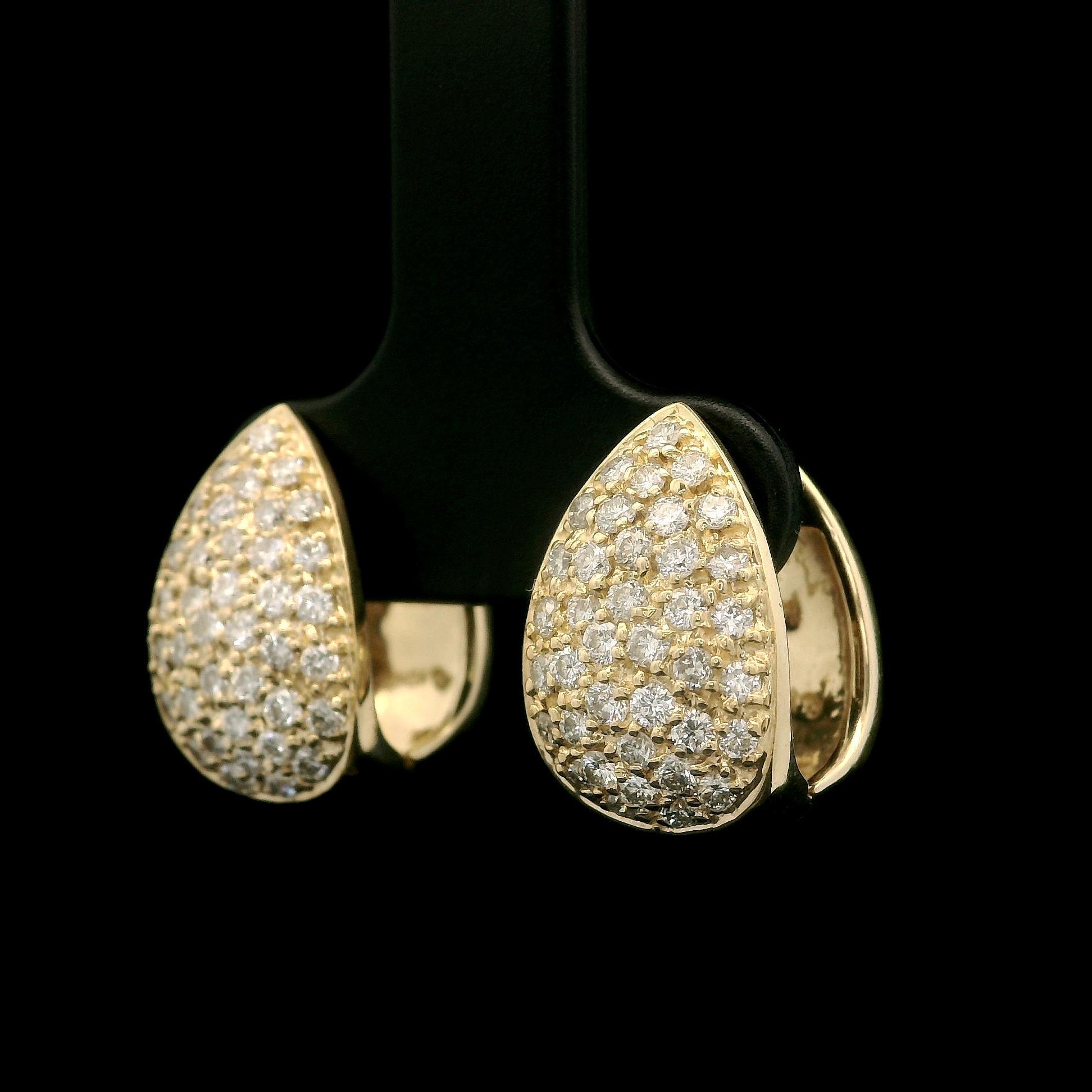 Sonia B. Orecchini a goccia in oro giallo 14k con pave di diamanti da 0,75 ct. in vendita 3