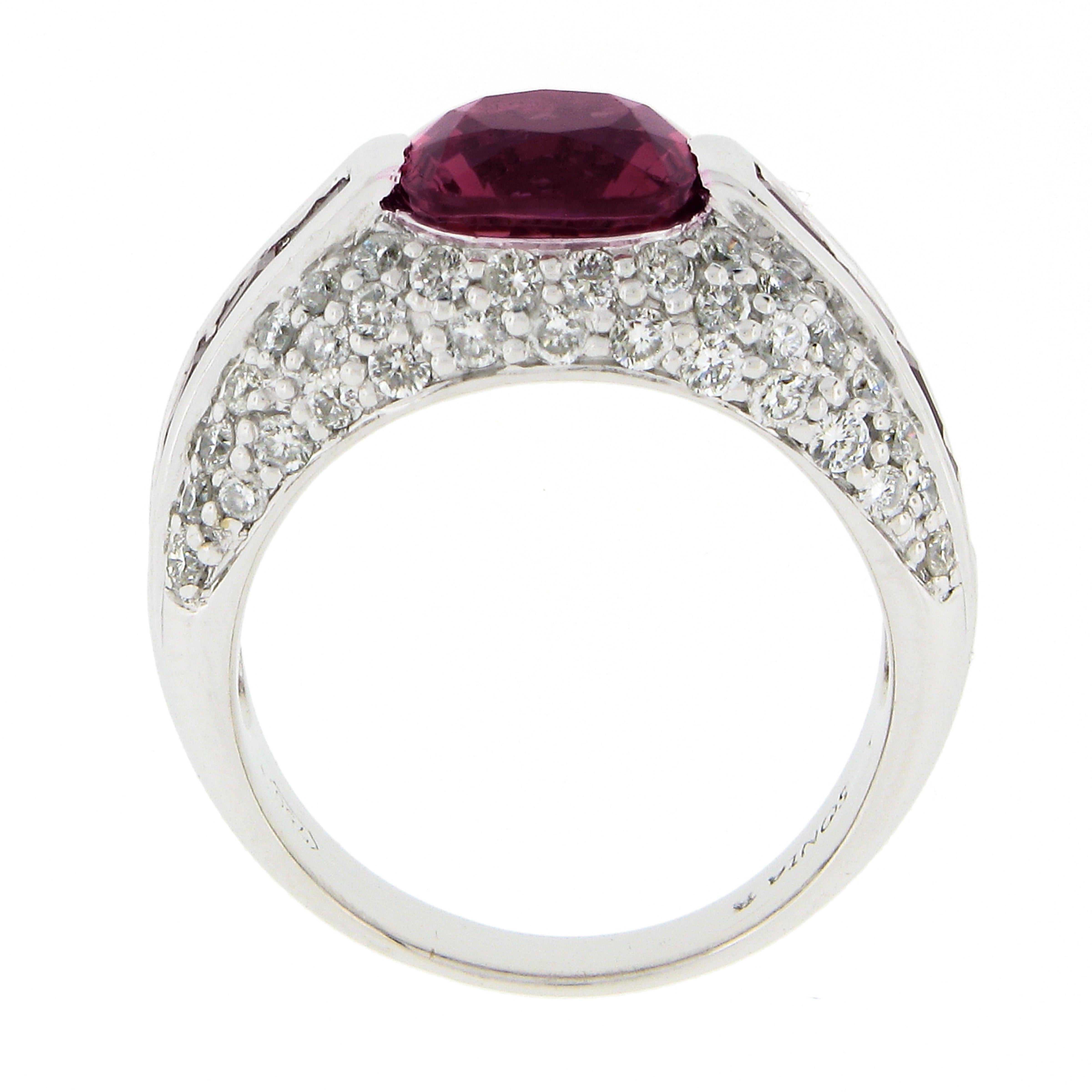 Sonia B. Bague à anneau solitaire en or 18 carats avec tourmaline rose coussin et diamants en vente 3
