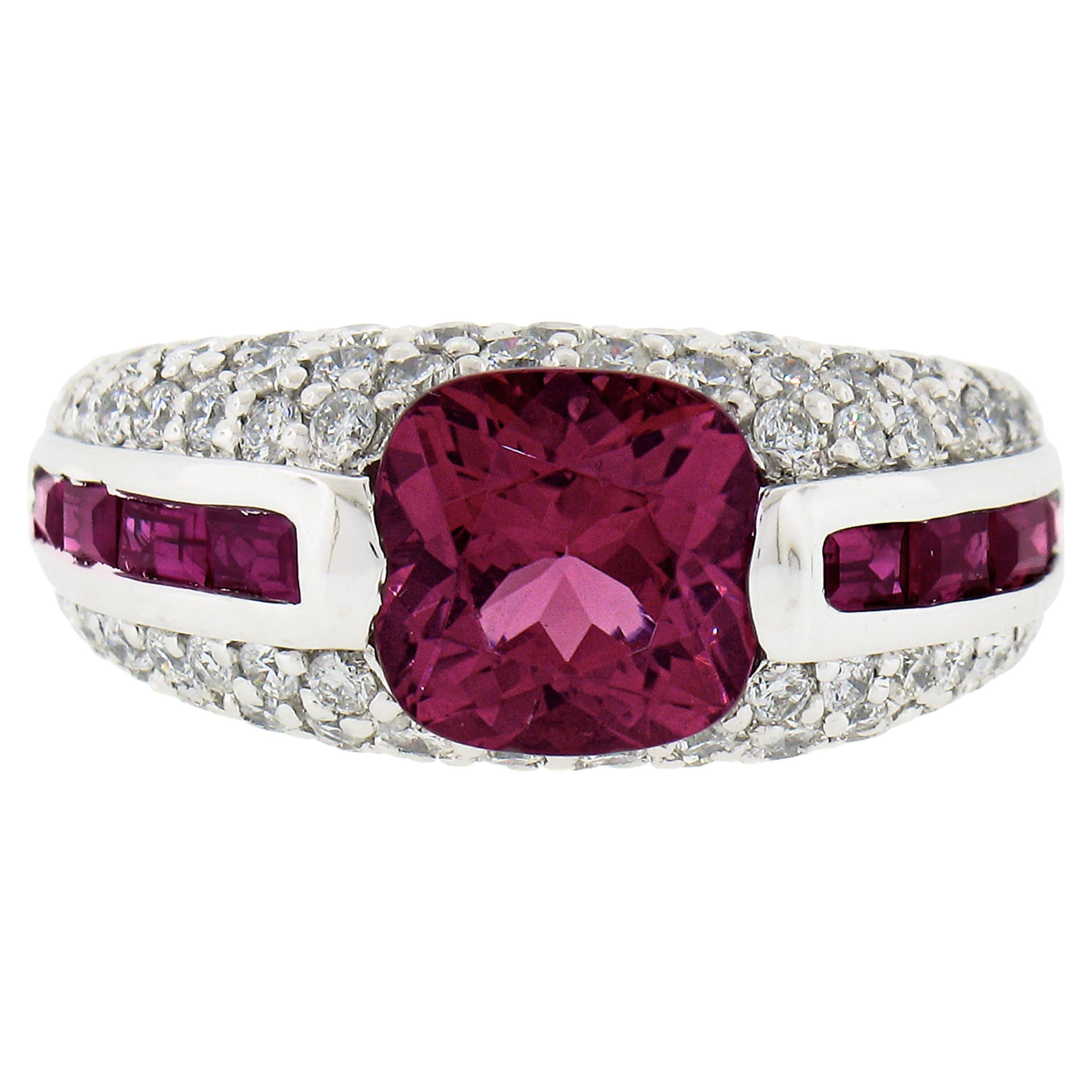 Sonia B. Bague à anneau solitaire en or 18 carats avec tourmaline rose coussin et diamants en vente