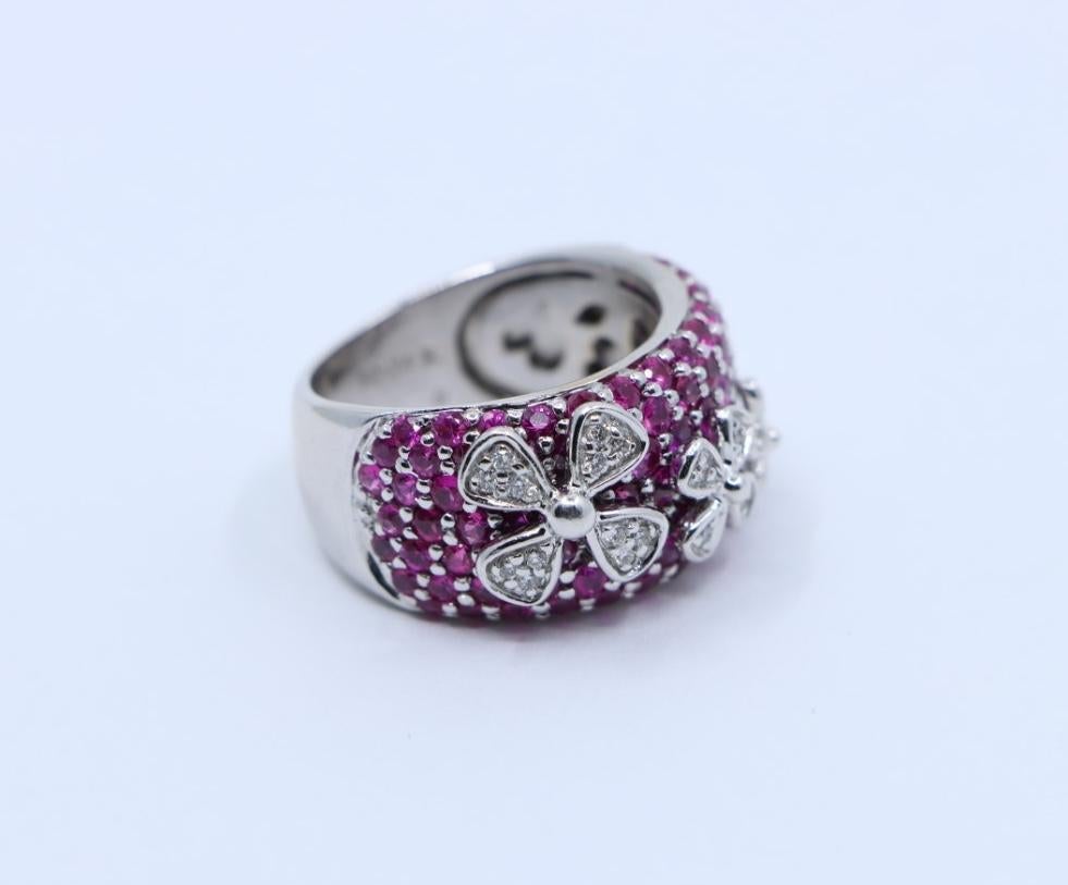 Sonia B. 18K White Gold Ruby Diamond Four Leaf Clover Ring For Sale 2