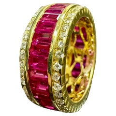 Sonia B, bague d'éternité en or jaune 18 carats, diamants 6,30 carats et rubis