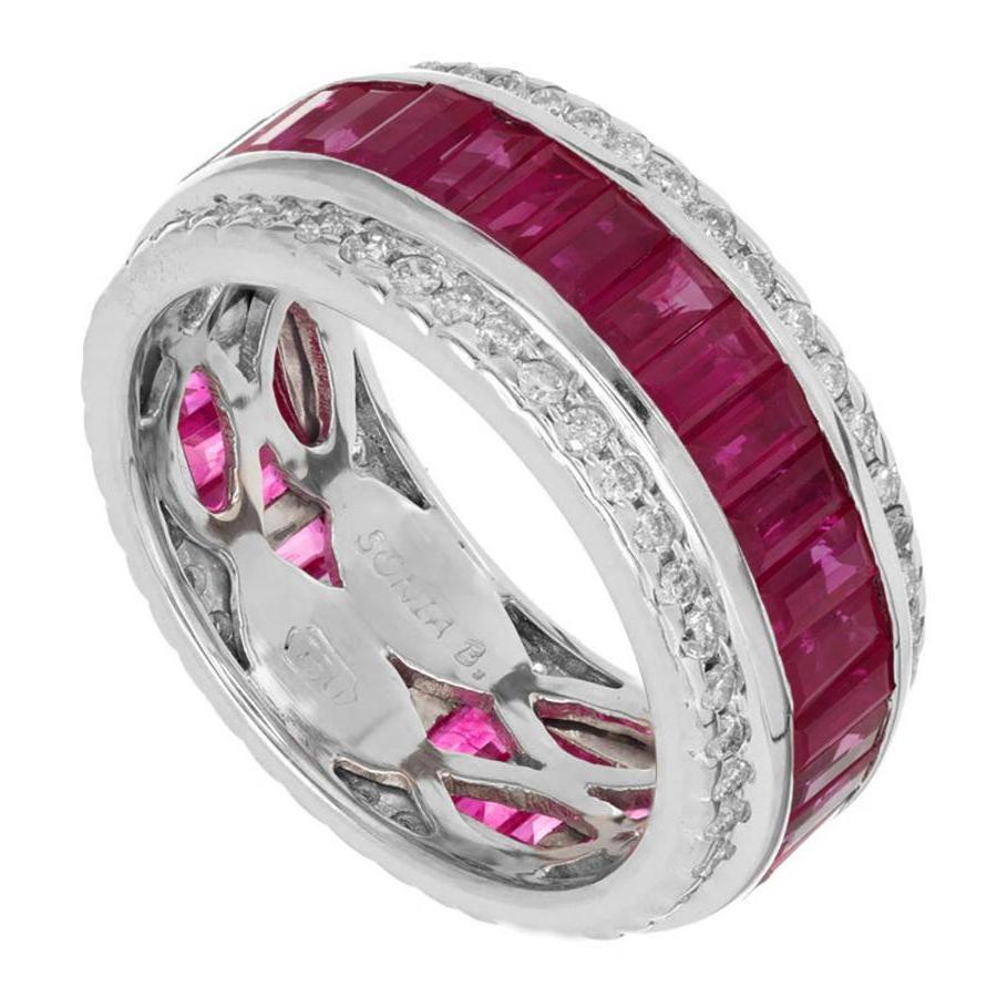 Taille émeraude Sonia B, bague jonc en or avec diamants et rubis de 7,50 carats en vente