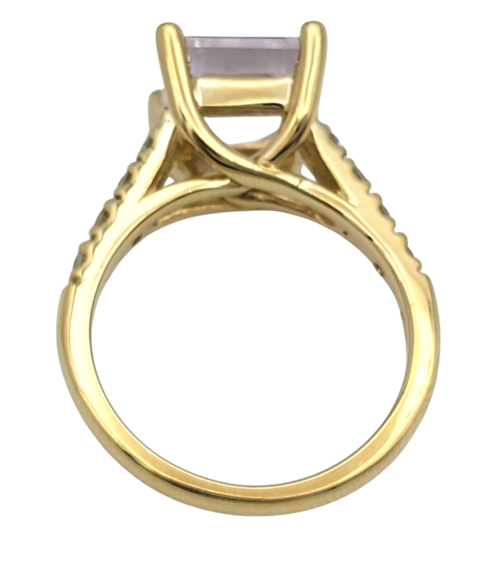 Sonia B. Bague solitaire en Kunzite taillée en Asscher et ornée d'un diamant en or 14 carats en vente 1