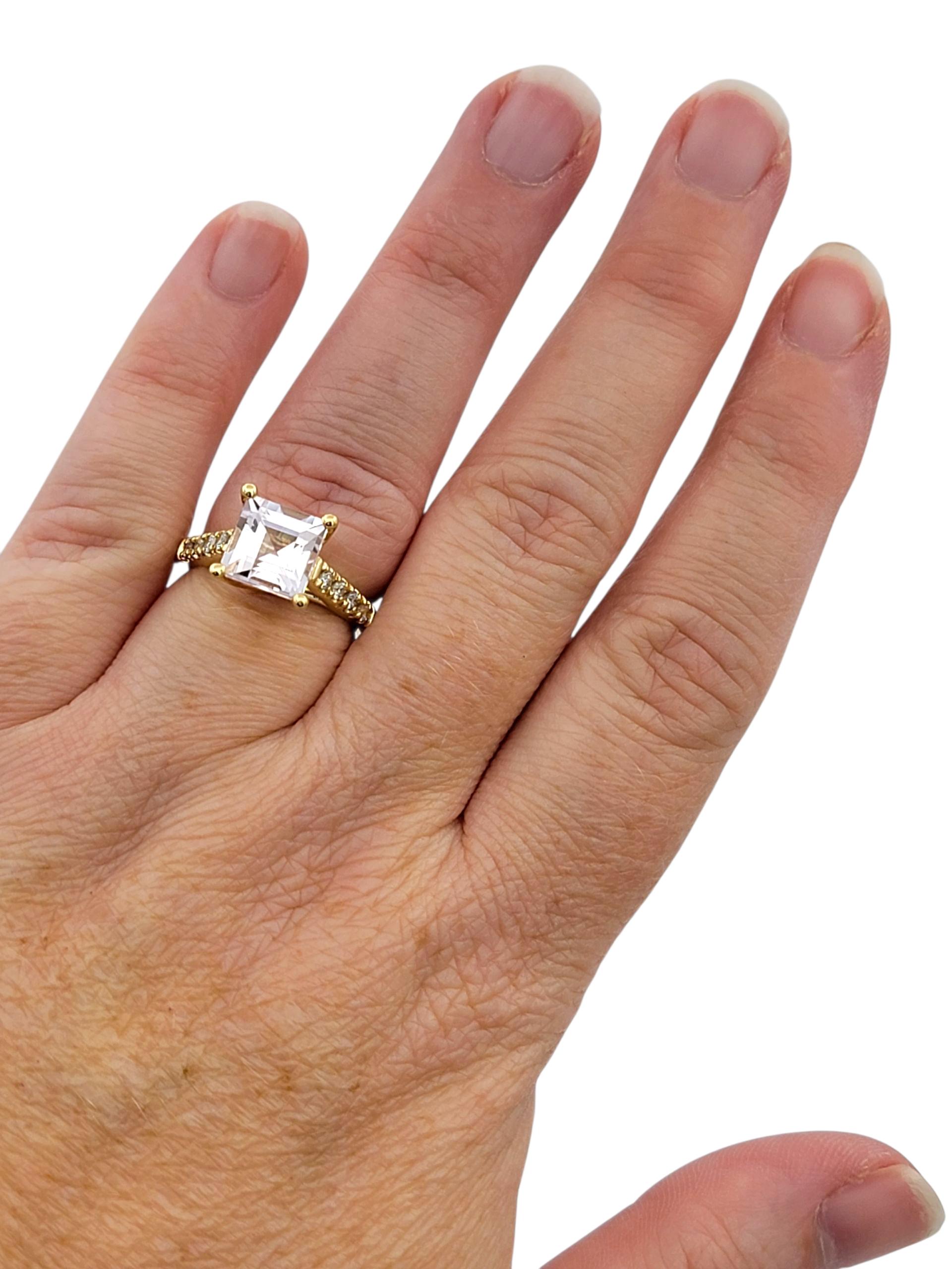 Sonia B. Bague solitaire en Kunzite taillée en Asscher et ornée d'un diamant en or 14 carats en vente 3