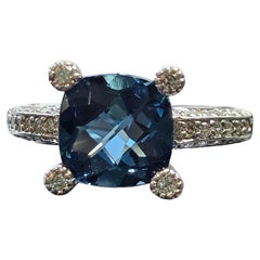 Sonia B. Bitton Anello con diamante Topazio Blu di Londra in oro bianco 14k con taglio a cuscino misura 8