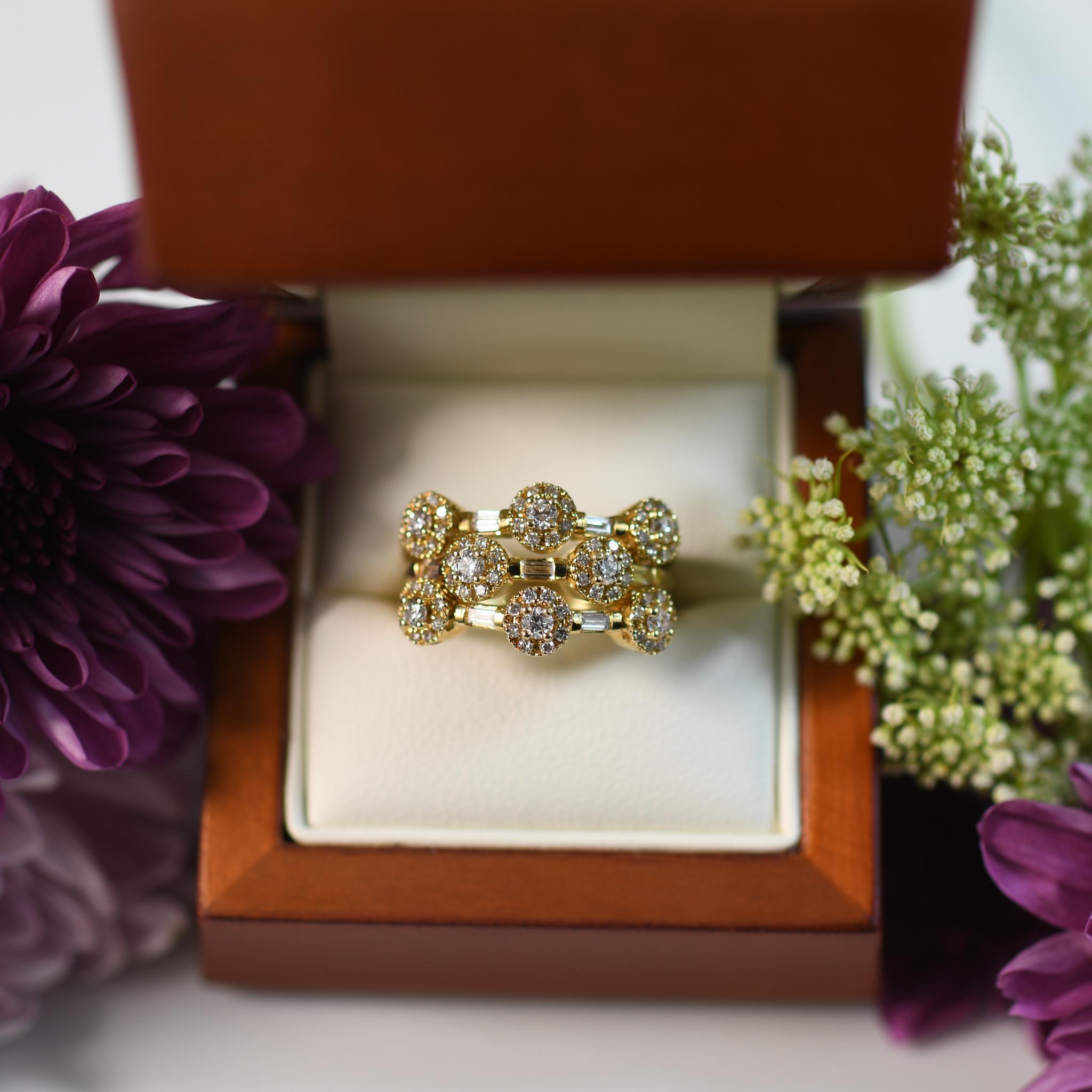 Sonia B Branded Diamant Fidget Ring 14K Gold gestapelter Ring im Angebot 2
