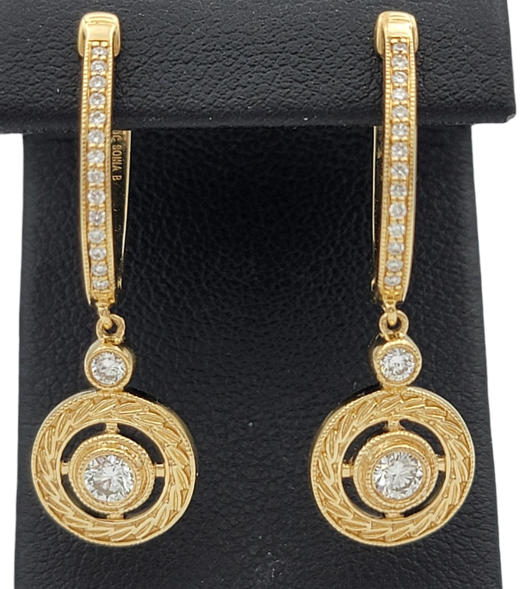 Sonia B. Designs Pendientes de aro con diamantes colgantes estilo ornamentado Oro amarillo de 14 quilates en venta 1