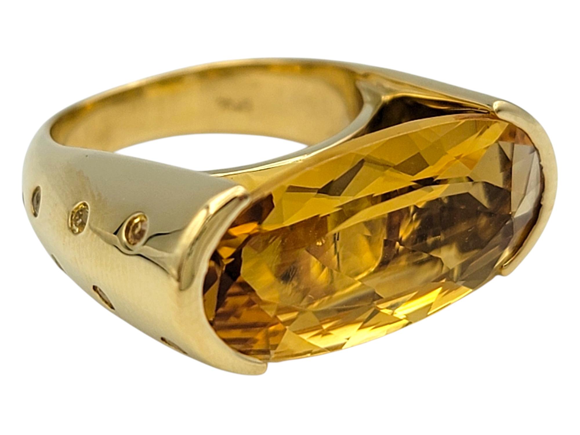 Contemporaneo Sonia B East West Set Anello Cocktail con Citrino e Zaffiri Gialli in Oro 18 Carati in vendita