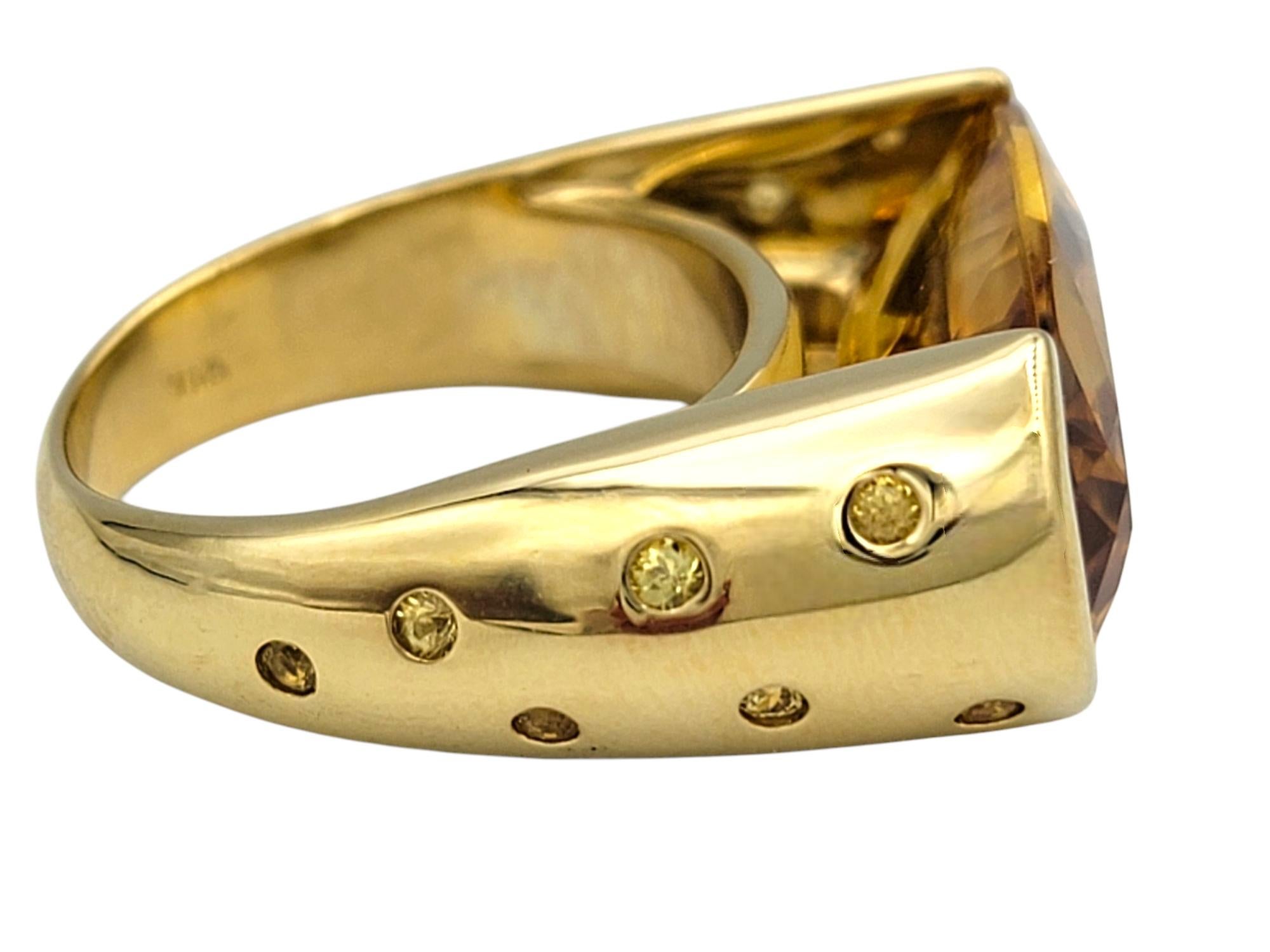 Sonia B East West Set Anello Cocktail con Citrino e Zaffiri Gialli in Oro 18 Carati in vendita 1