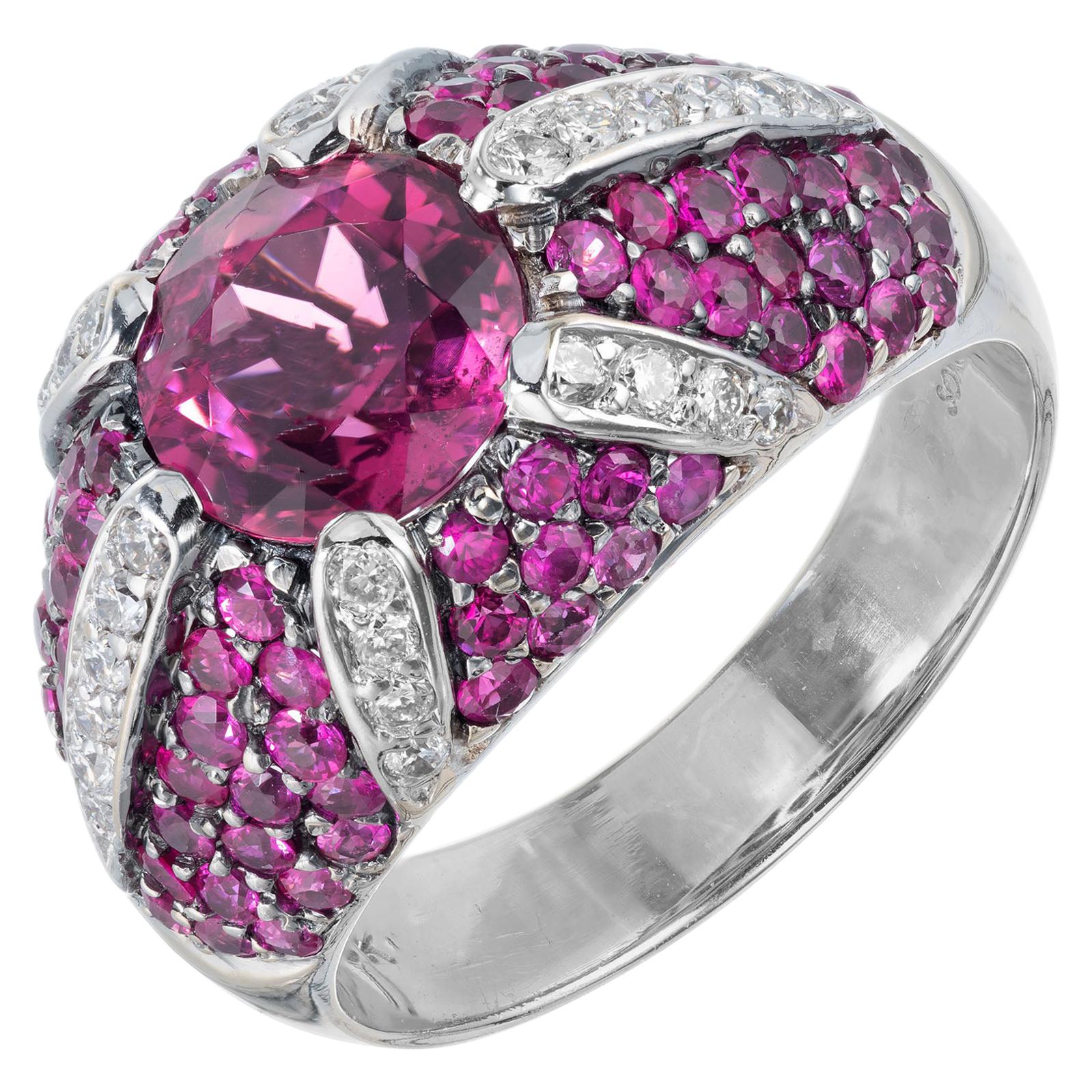 Sonia B Bague cocktail dôme en or blanc avec tourmaline rose, saphirs et diamants