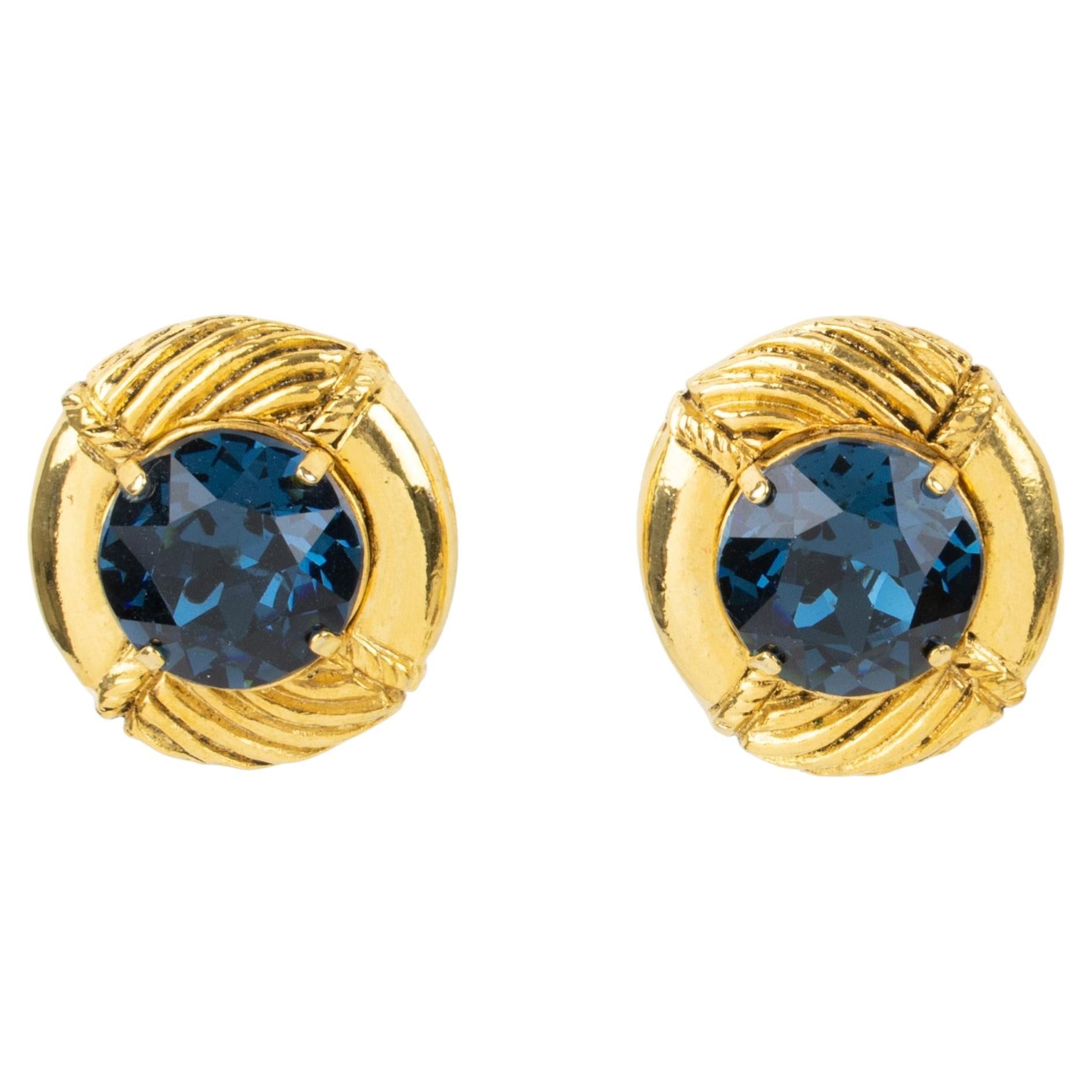 Sonia Rykiel - Boucles d'oreilles à clip en métal doré et strass de cristal bleu en vente