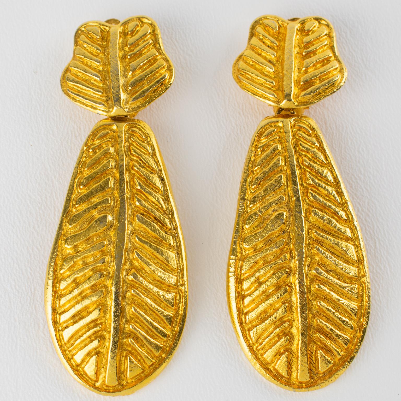 Moderne Sonia Rykiel - Boucles d'oreilles pendantes avec fleurs dorées et motif palmier en vente
