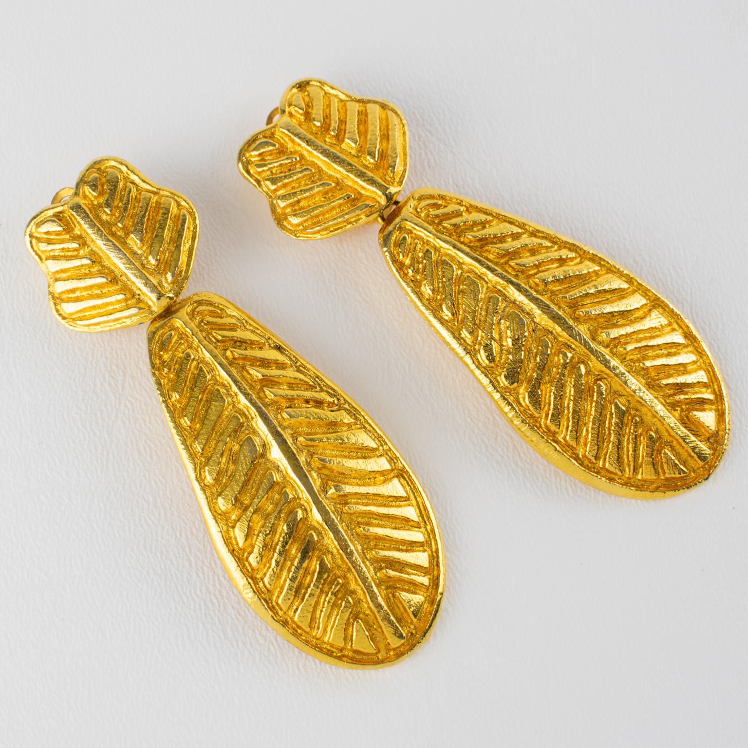 Sonia Rykiel - Boucles d'oreilles pendantes avec fleurs dorées et motif palmier Excellent état - En vente à Atlanta, GA