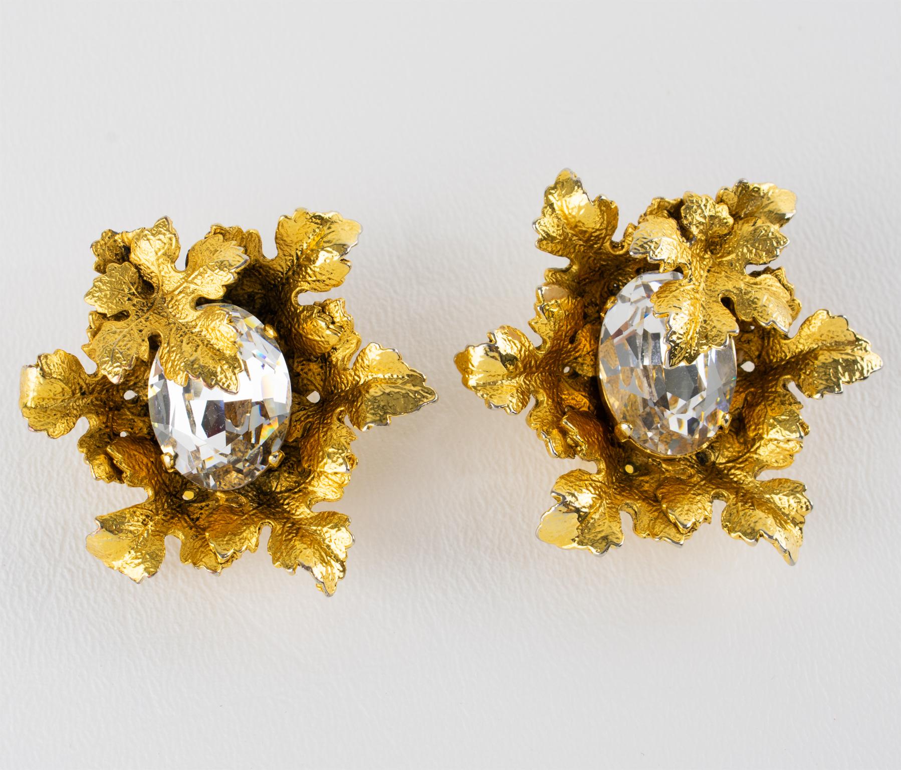 Sonia Rykiel - Boucles d'oreilles à clip en forme de feuilles en métal doré Excellent état - En vente à Atlanta, GA