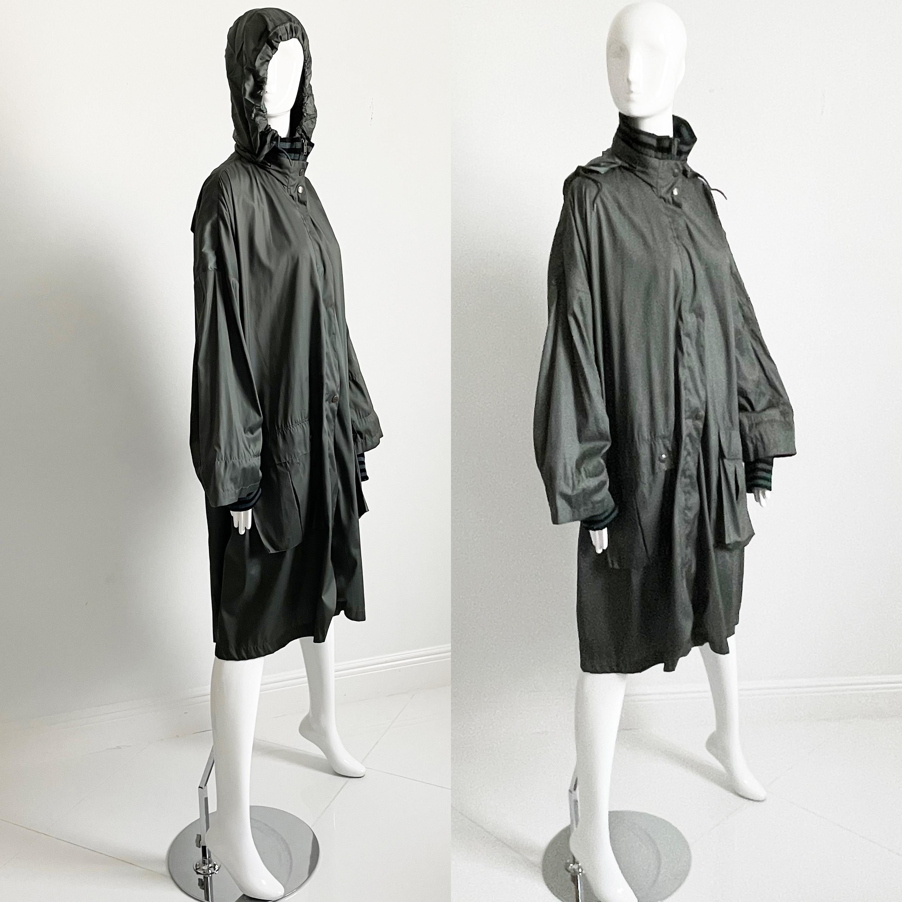 Manteau de pluie à capuche, col et manches en laine rayé Sonia Rykiel, années 1990 en vente 5