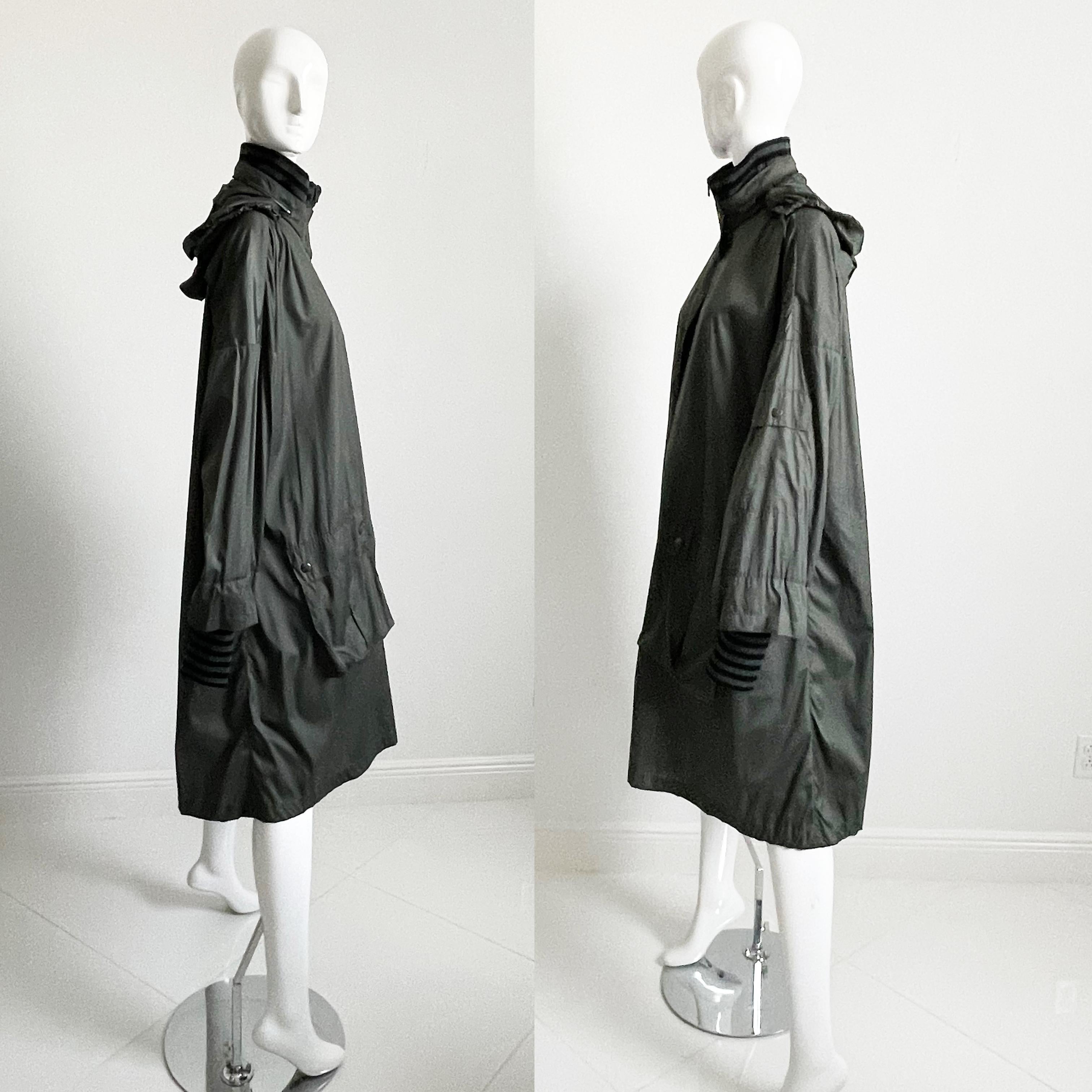 Manteau de pluie à capuche, col et manches en laine rayé Sonia Rykiel, années 1990 en vente 7