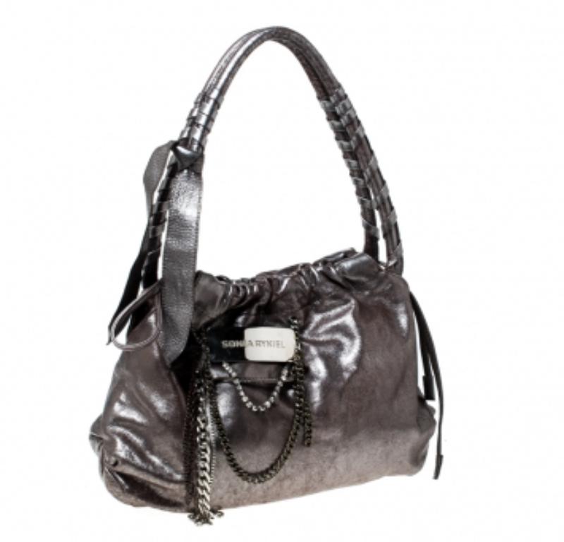 Sonia Rykiel - Borsa a tracolla in pelle argentata e impreziosita da una catena In condizioni discrete in vendita a Dubai, Al Qouz 2