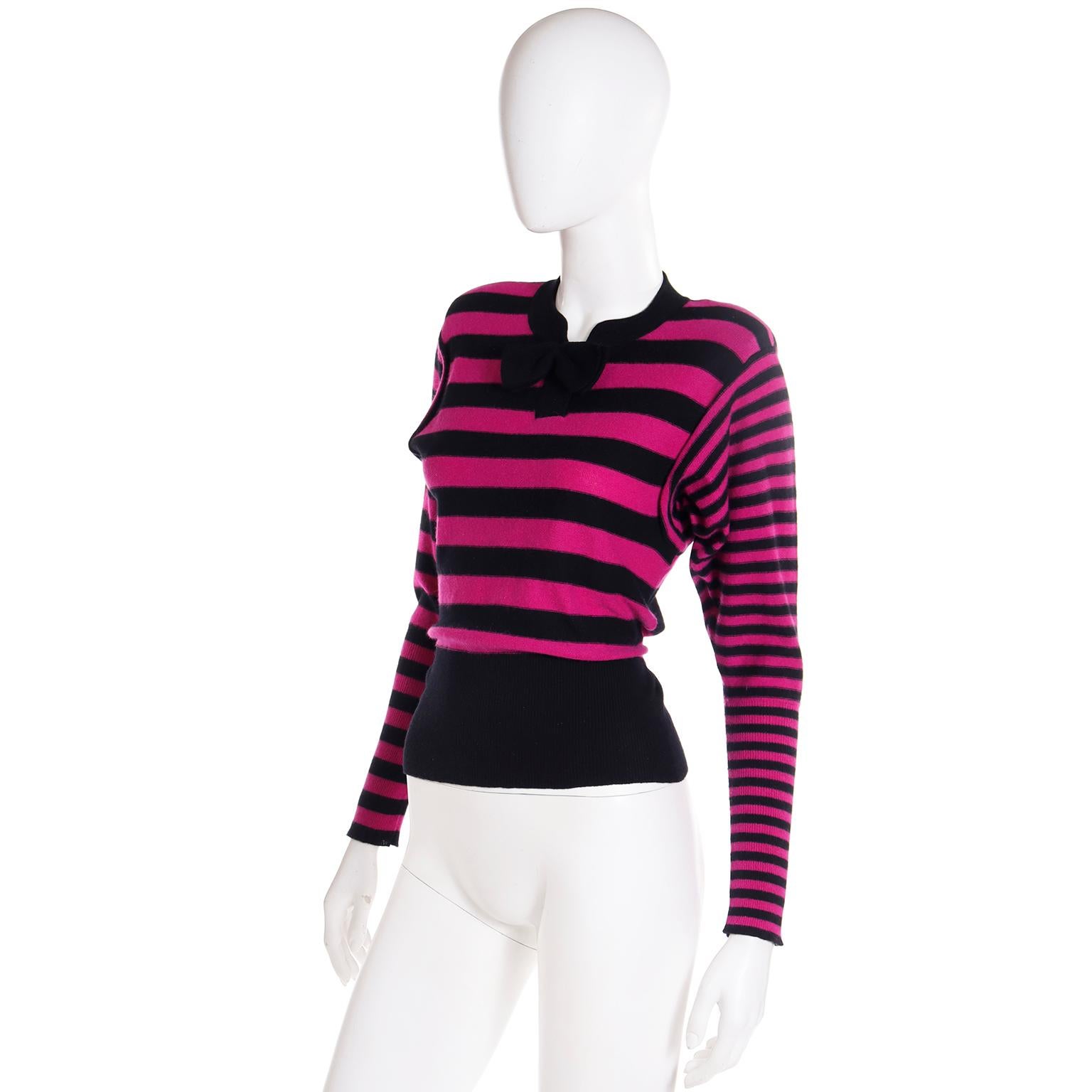 Sonia Rykiel Vintage Pink & Black Wool Bow Sweater Top In Excellent Condition For Sale In Portland, OR