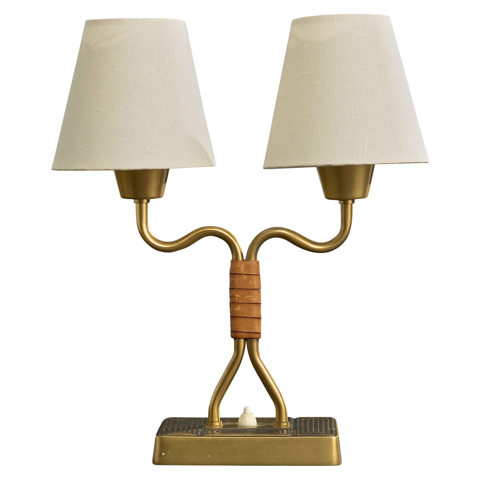 Attribution Sonja Katzin, lampe de table, laiton, cuir, tissu, Suède, années 1950