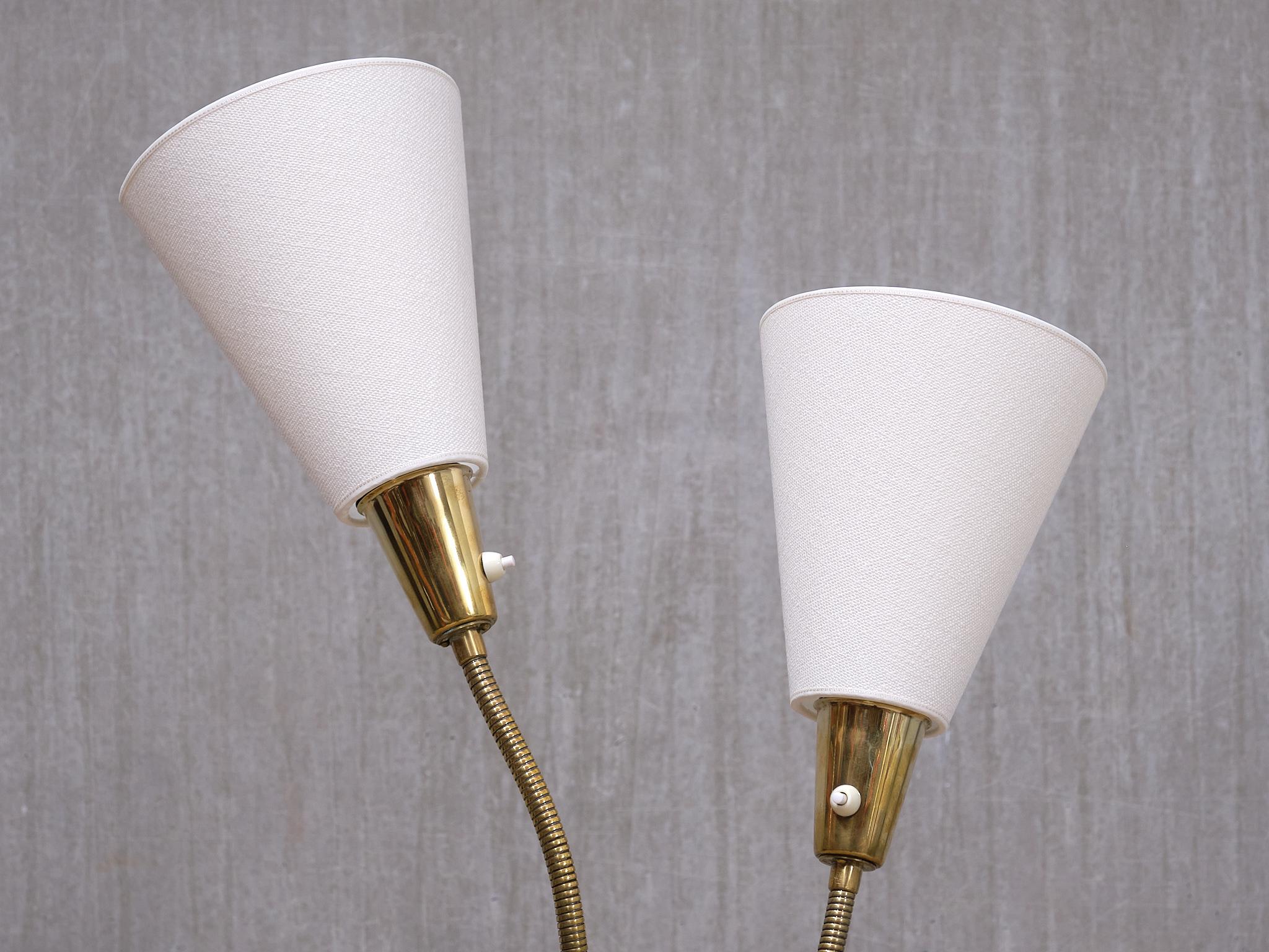 Lampadaire en laiton cannelé Sonja Katzin, modèle E1771, ASEA, Suède, années 1950 en vente 2