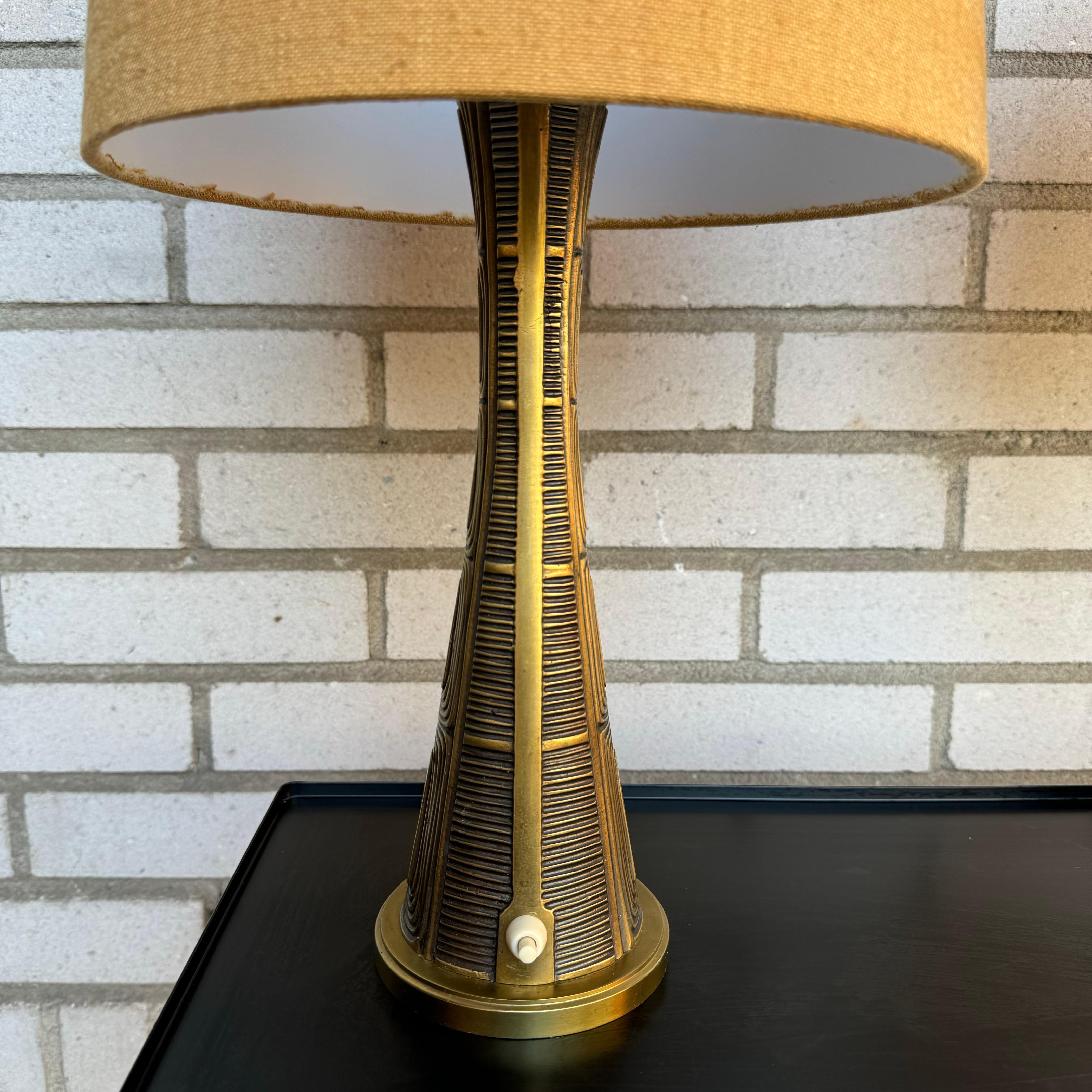 Milieu du XXe siècle Sonja Katzin, lampes de table, laiton, Suède, années 1940 en vente