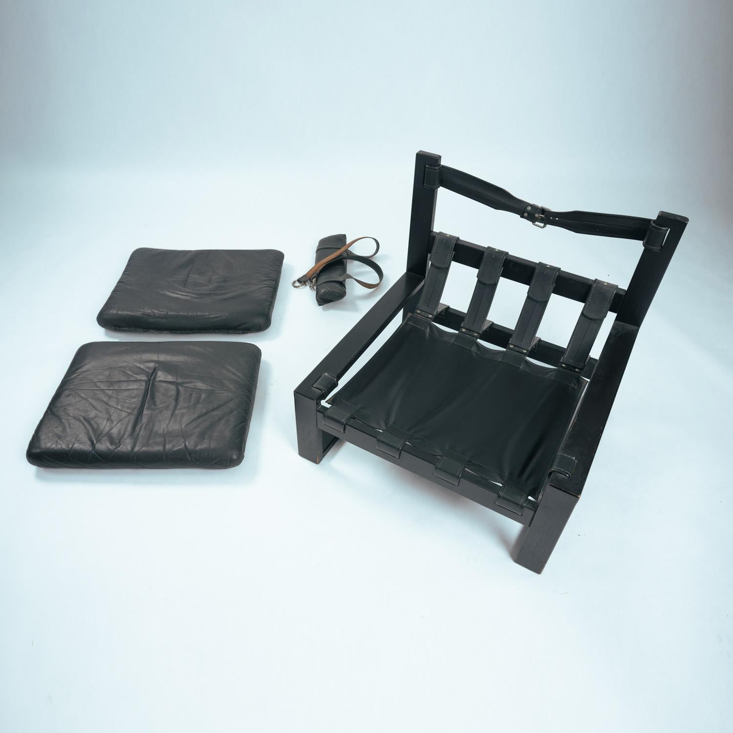 Sonja Wasseur brutalistische Sessel, Ottomane aus Eiche mit Lederriemen, 2er-Set im Angebot 3