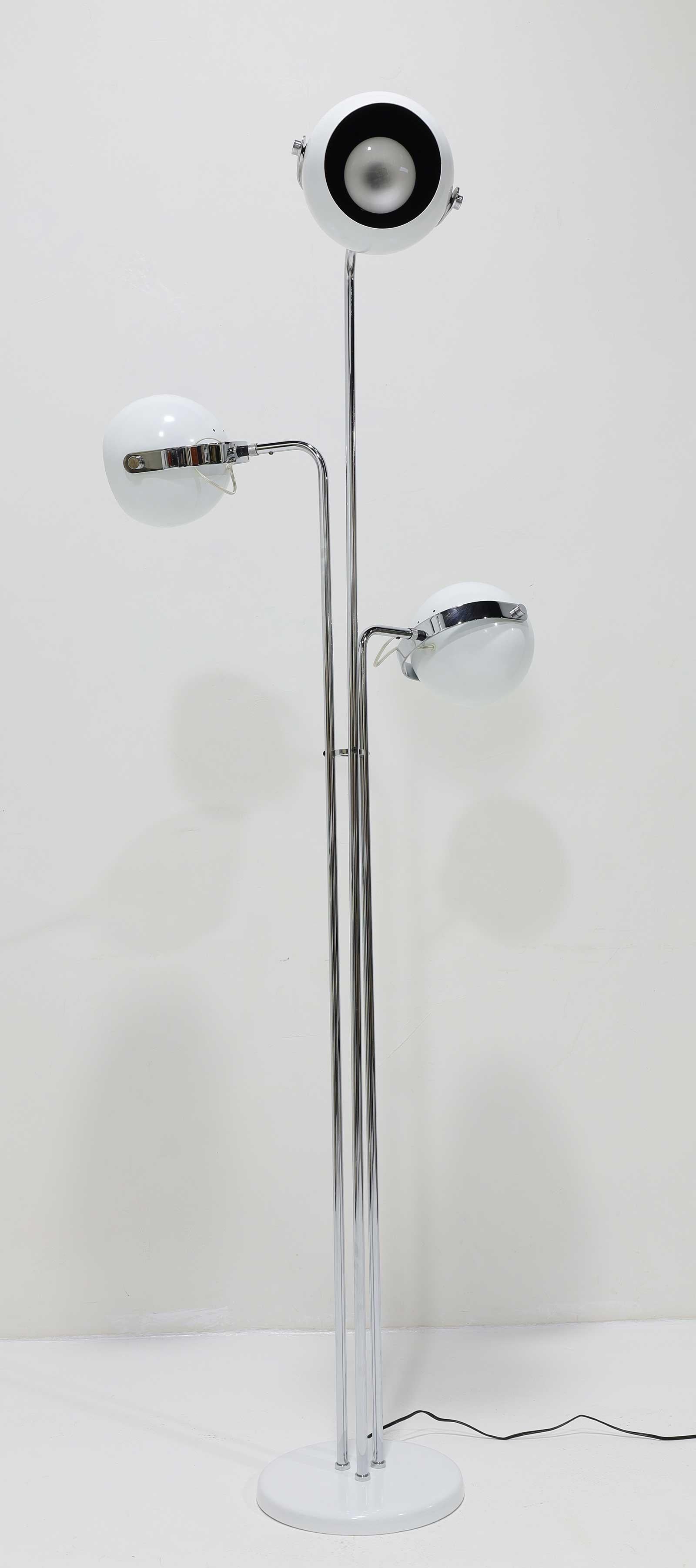 Sonneman 3-Arm Oscillating Floor Lamp in Chrome and White In Good Condition For Sale In Dallas, TX