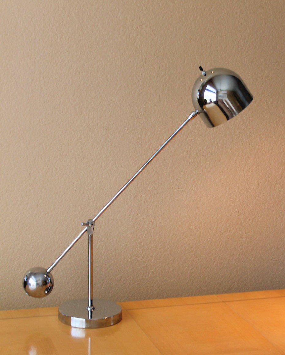 Mid-Century Modern Sonneman Chrome Articulating Arm Eyeball Table Lamp ! Counterweight Swing des années 1960 en vente