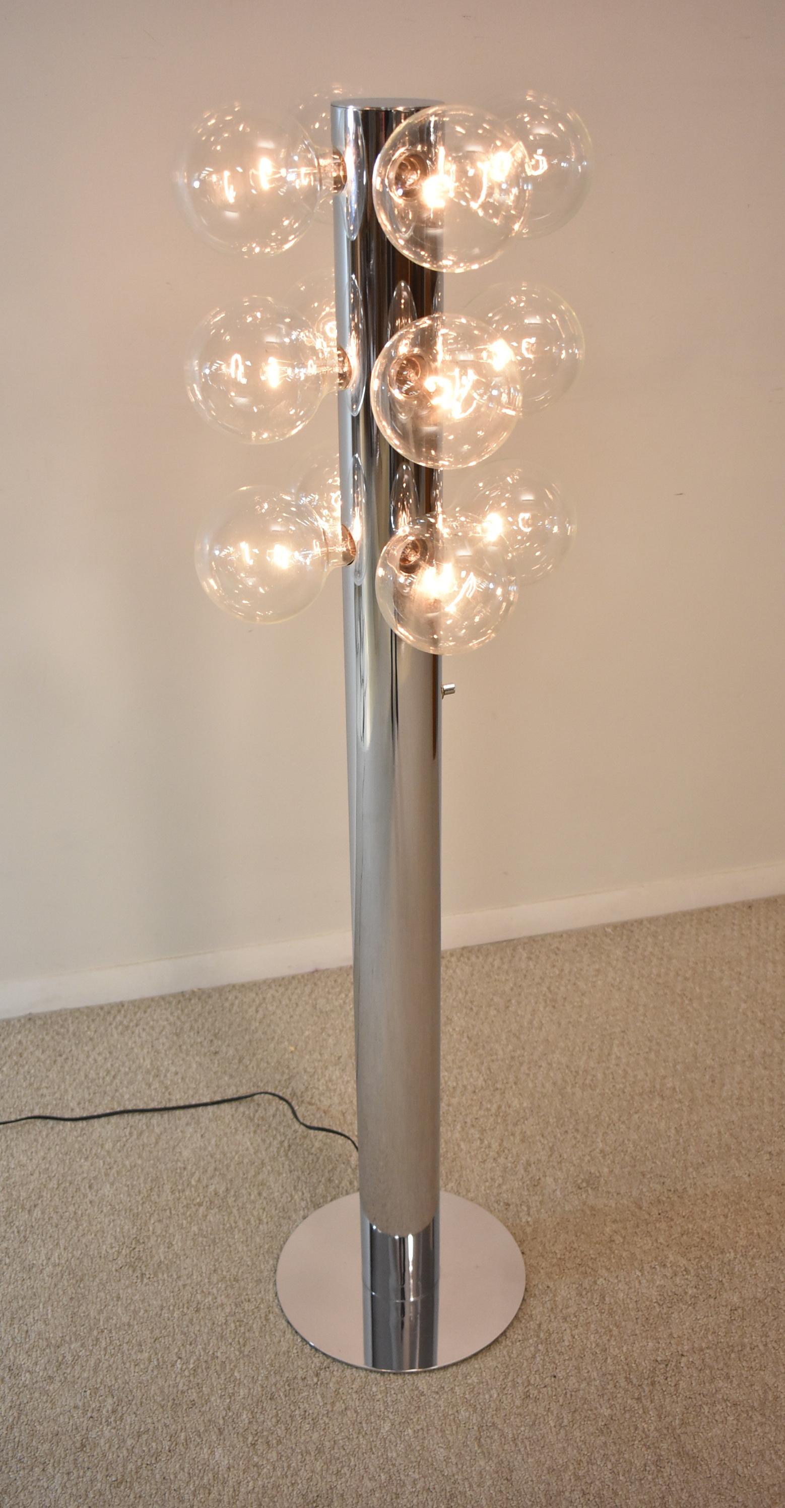 Verchromte moderne Stehleuchte im Stil von Sonneman Lighting mit röhrenförmigem Mittelmast mit 4